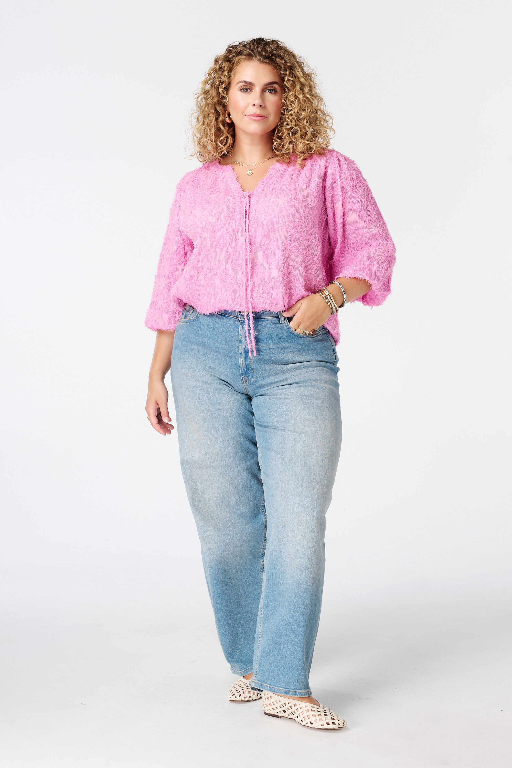 Blusa afelpada con escote en V image number 5