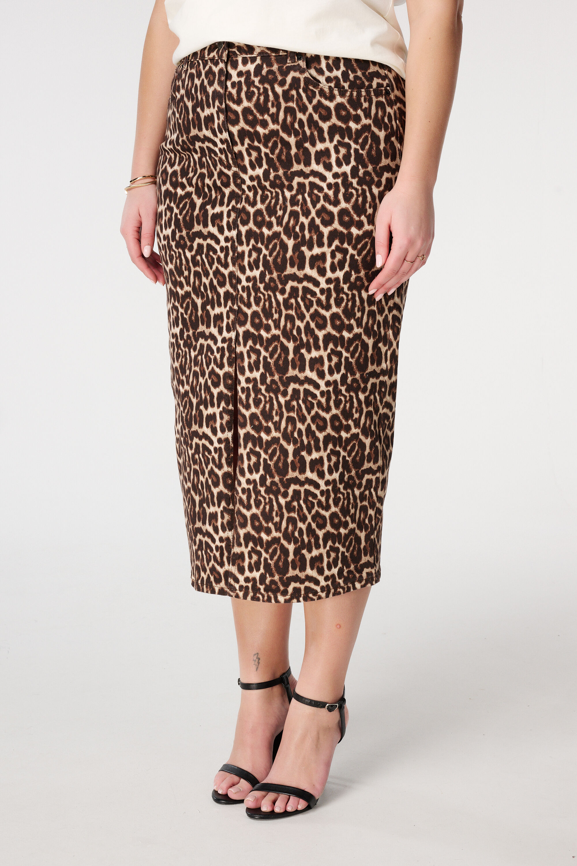 Falda l&aacute;piz con estampado de leopardo  image number 5