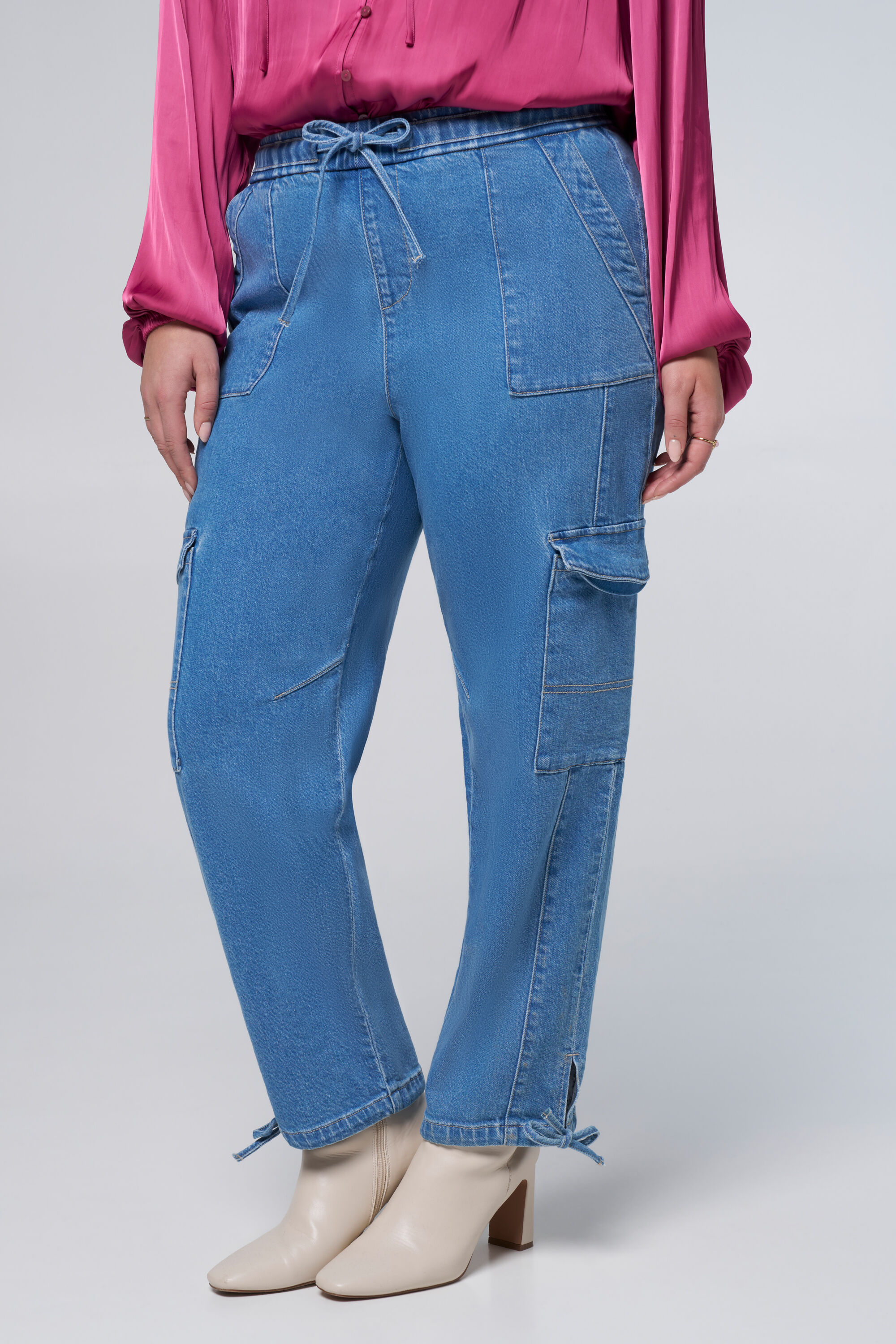 Pantalones cargo con cord&oacute;n image number 5