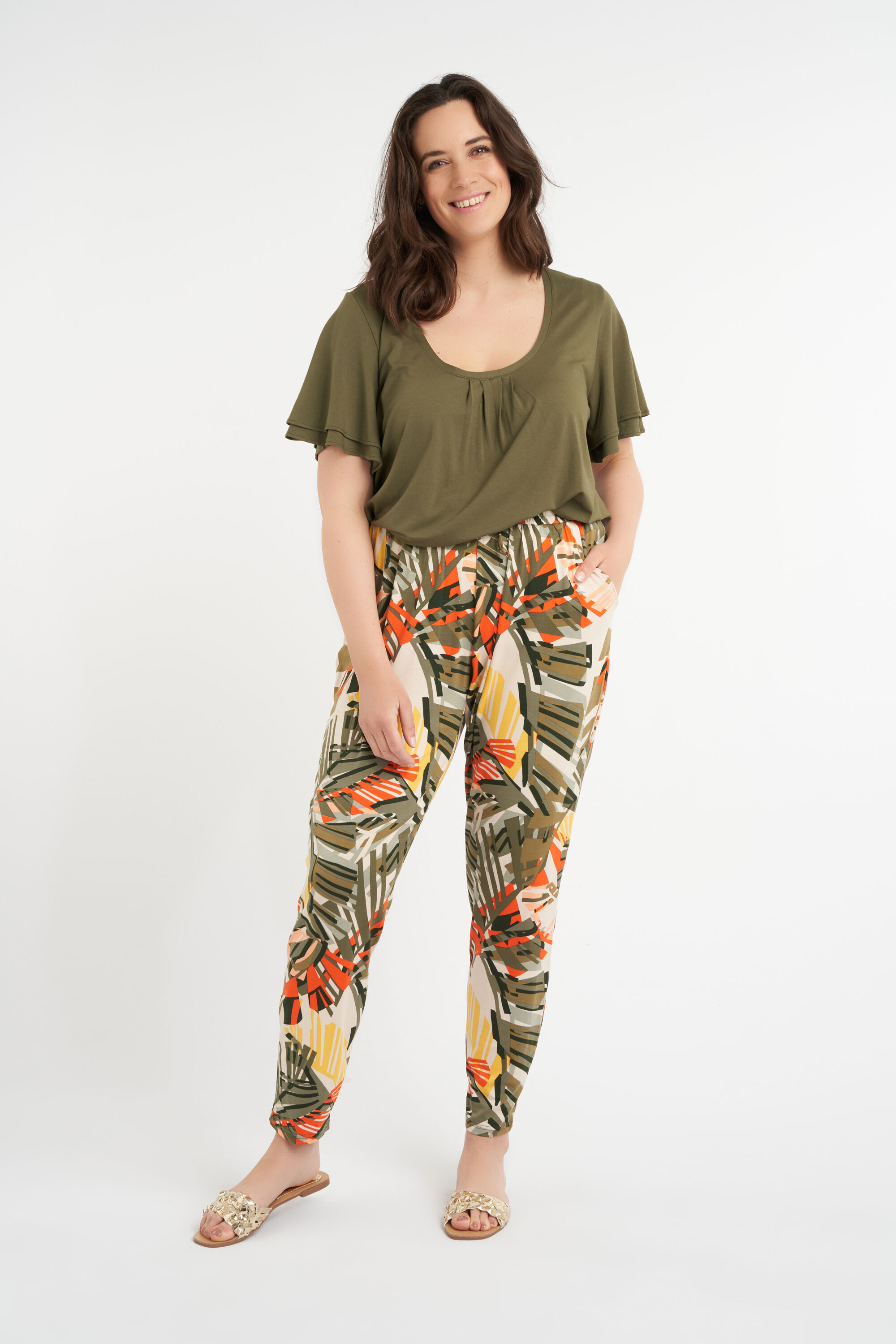 Pantalones holgados  image number 5