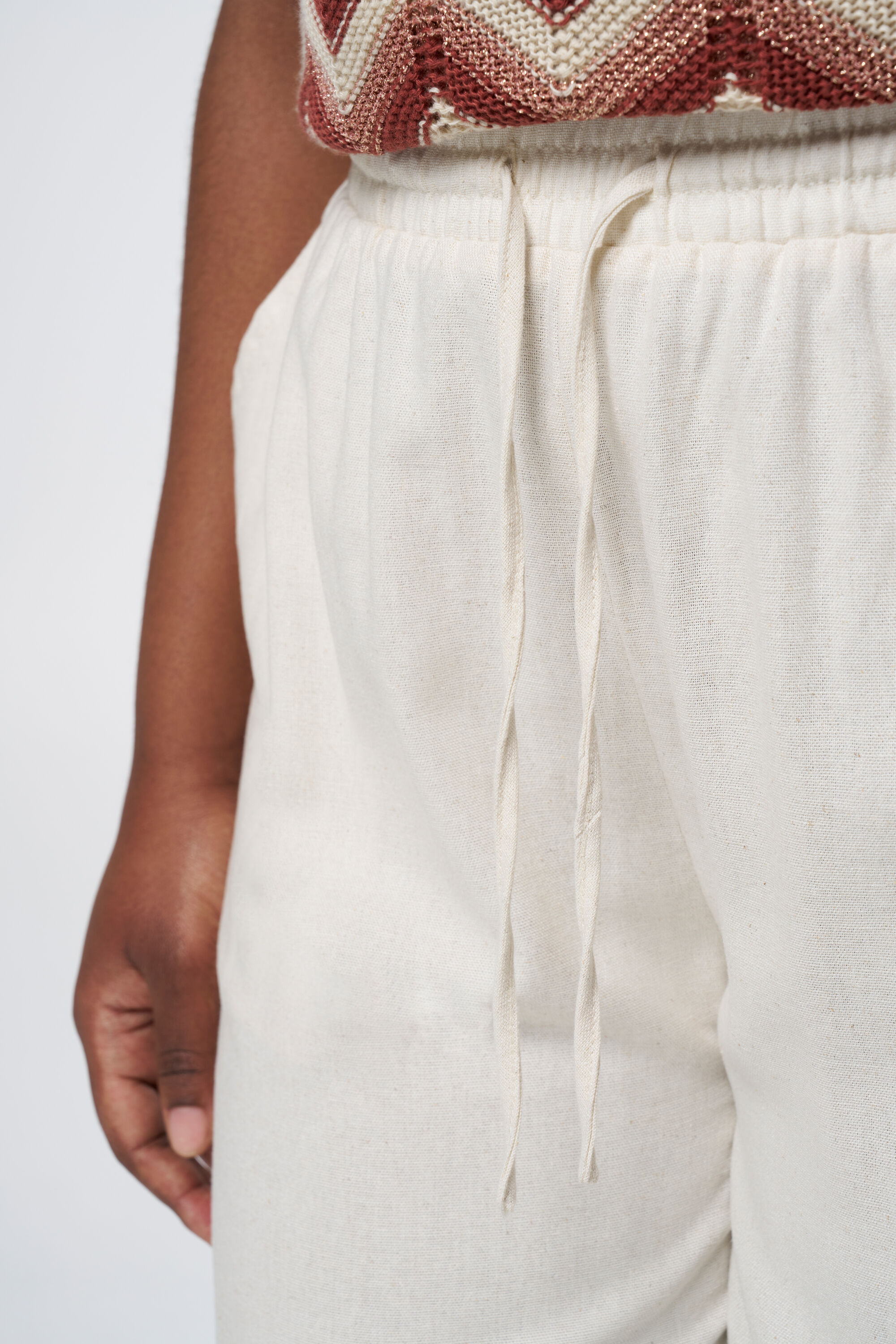 Pantalones de lino con cintura el&aacute;stica image number 4