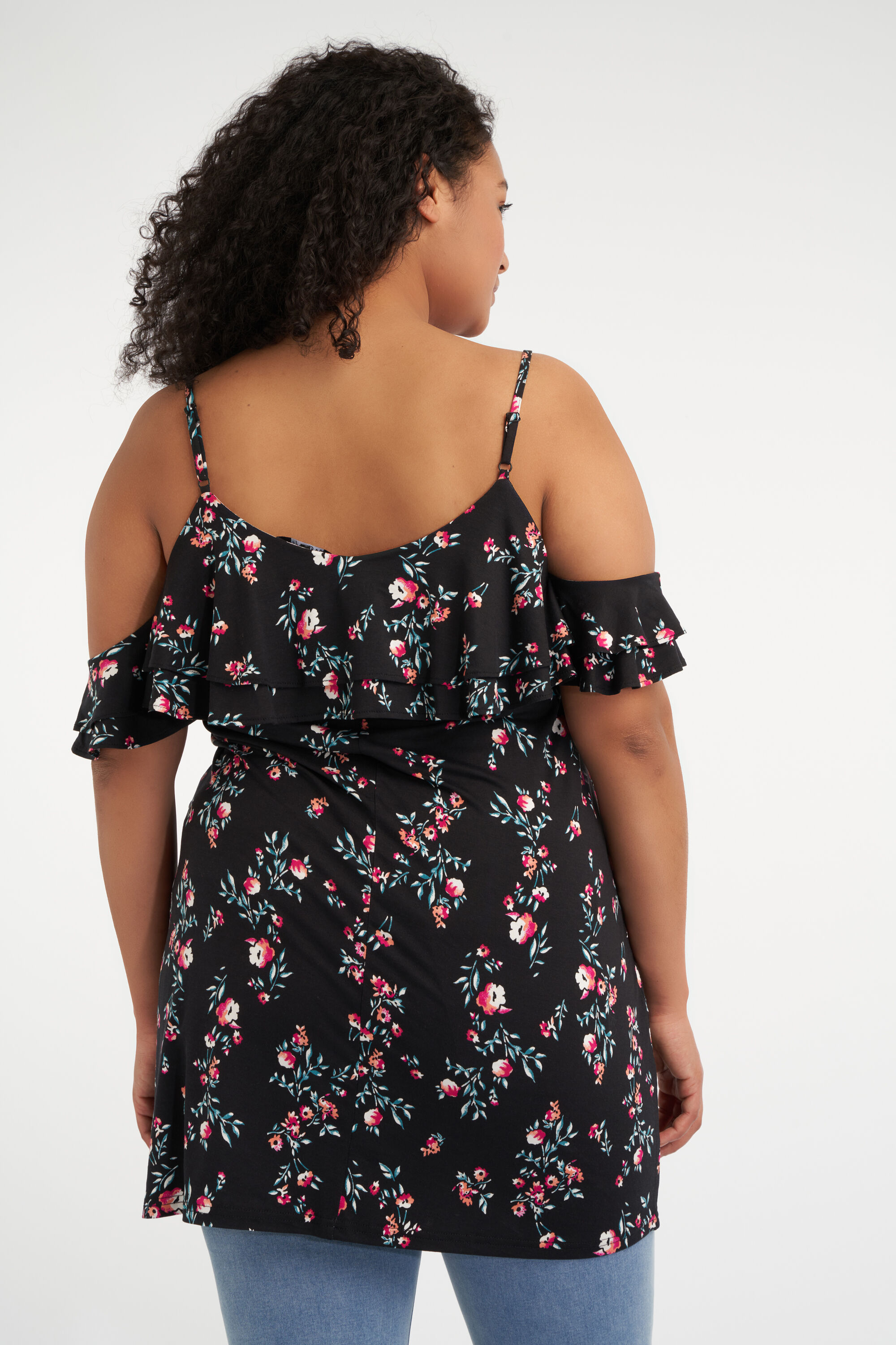 Top hombros descubiertos con volantes image number 3