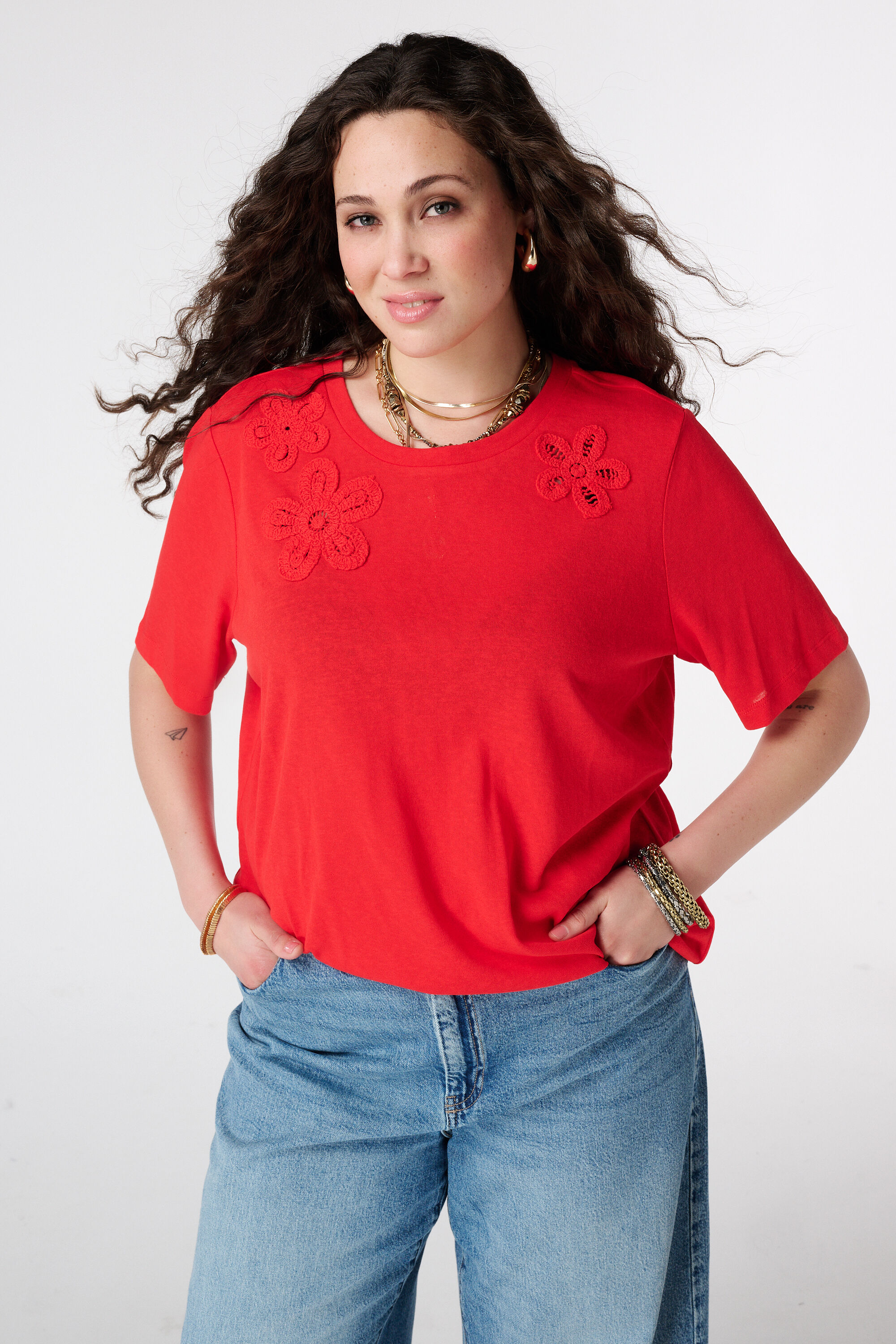 Camiseta con corazones 3D image number 0