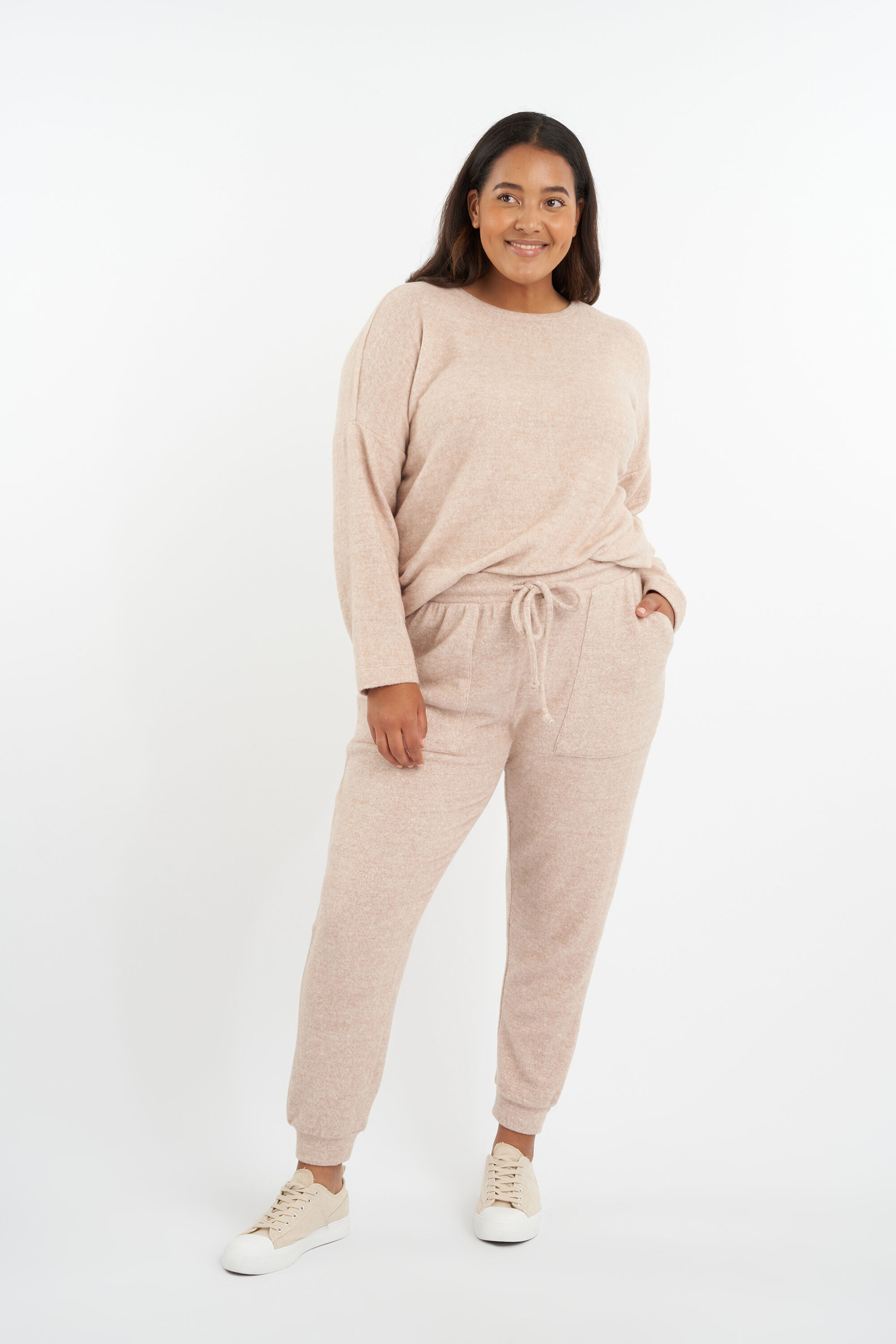 Pantalones c&oacute;modos image number 4