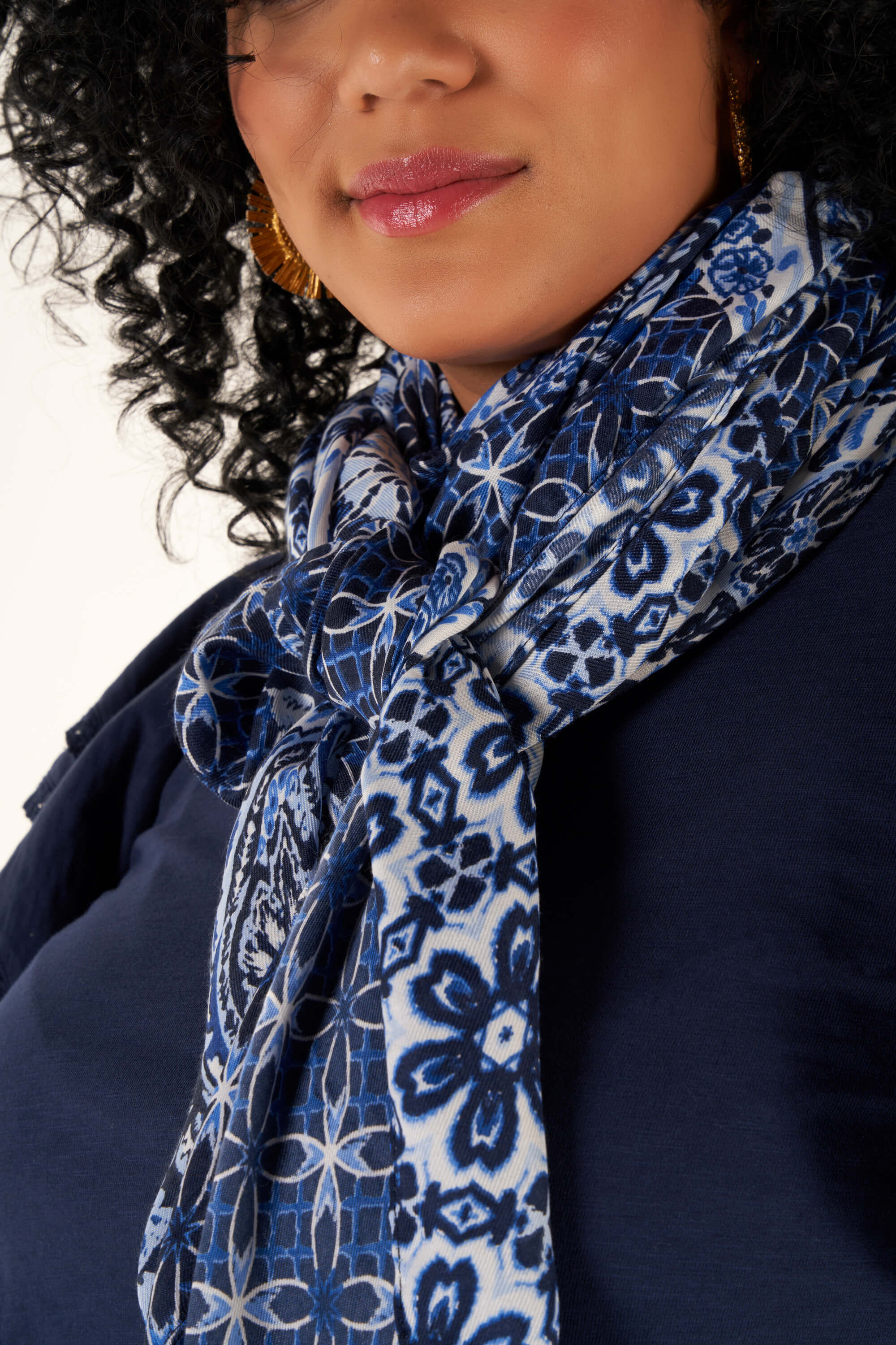 Fular con estampado  image number 1