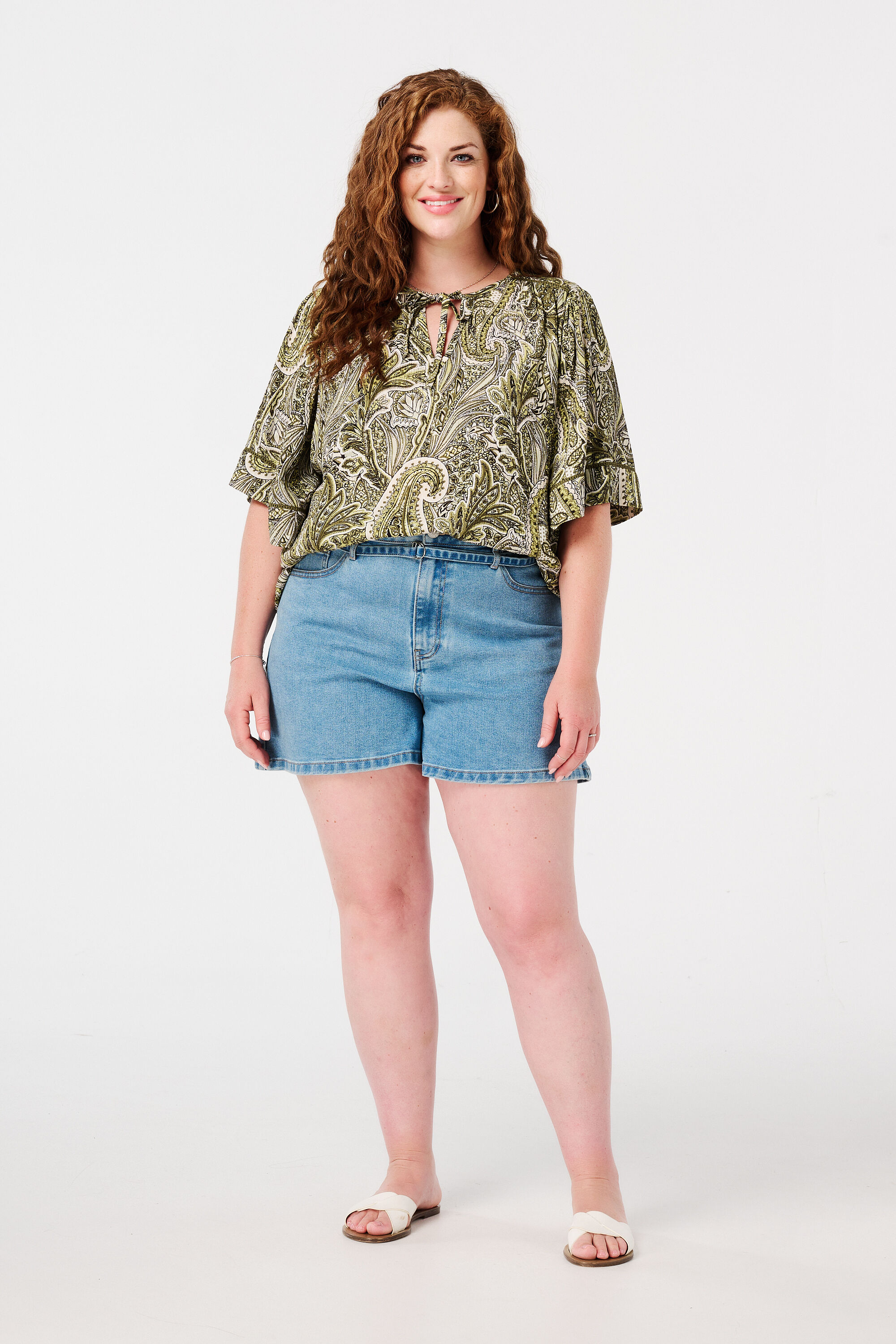 Blusa con estampado y detalle de lazo image number 5