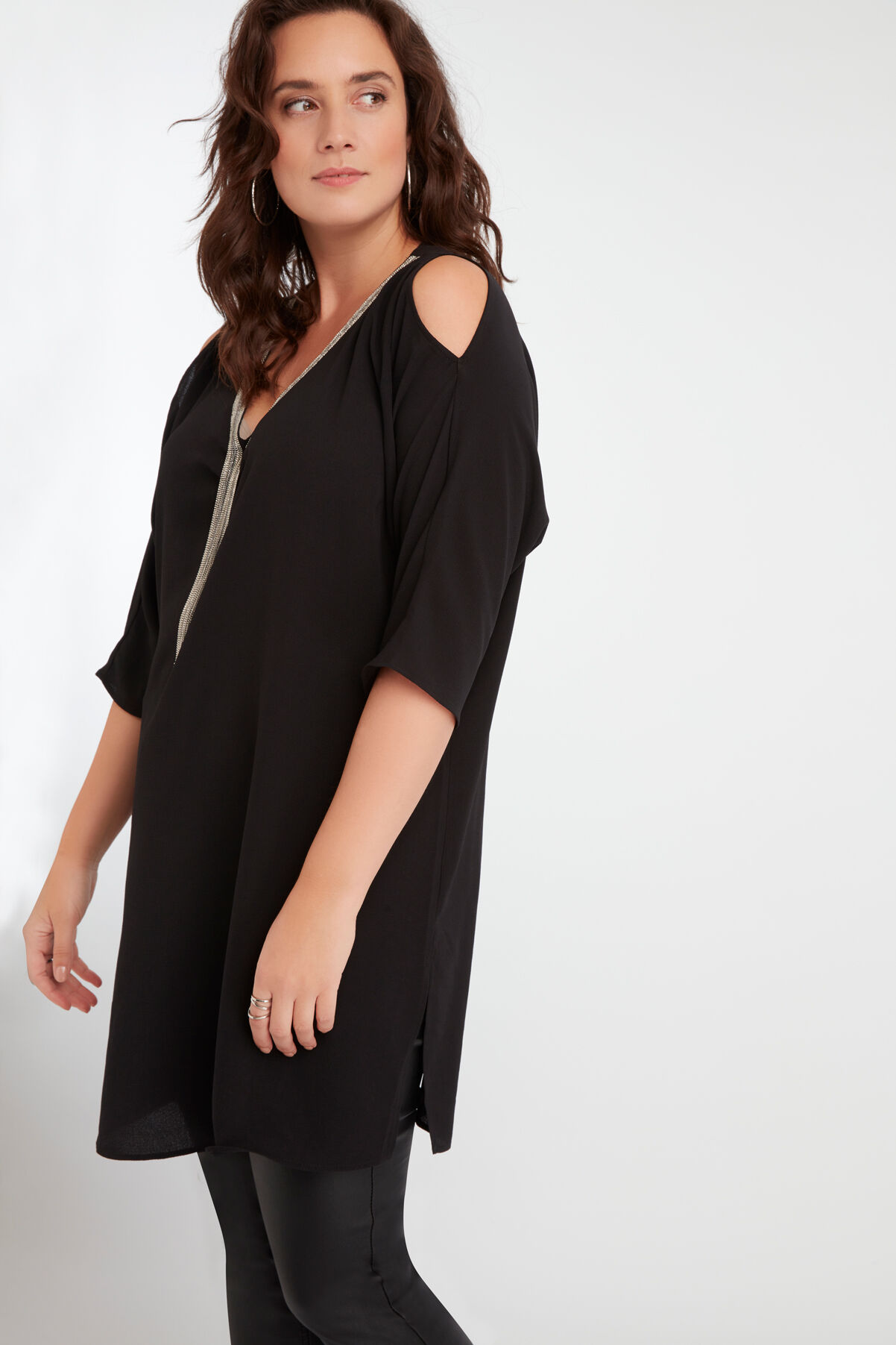 Blusa de hombros descubiertos image number 3