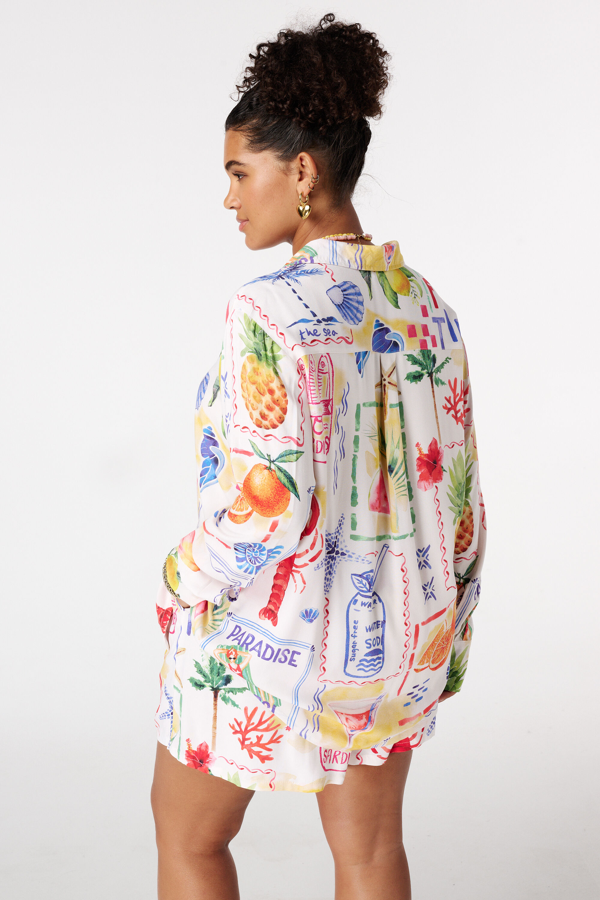 Blusa con estampado tropical image number 3