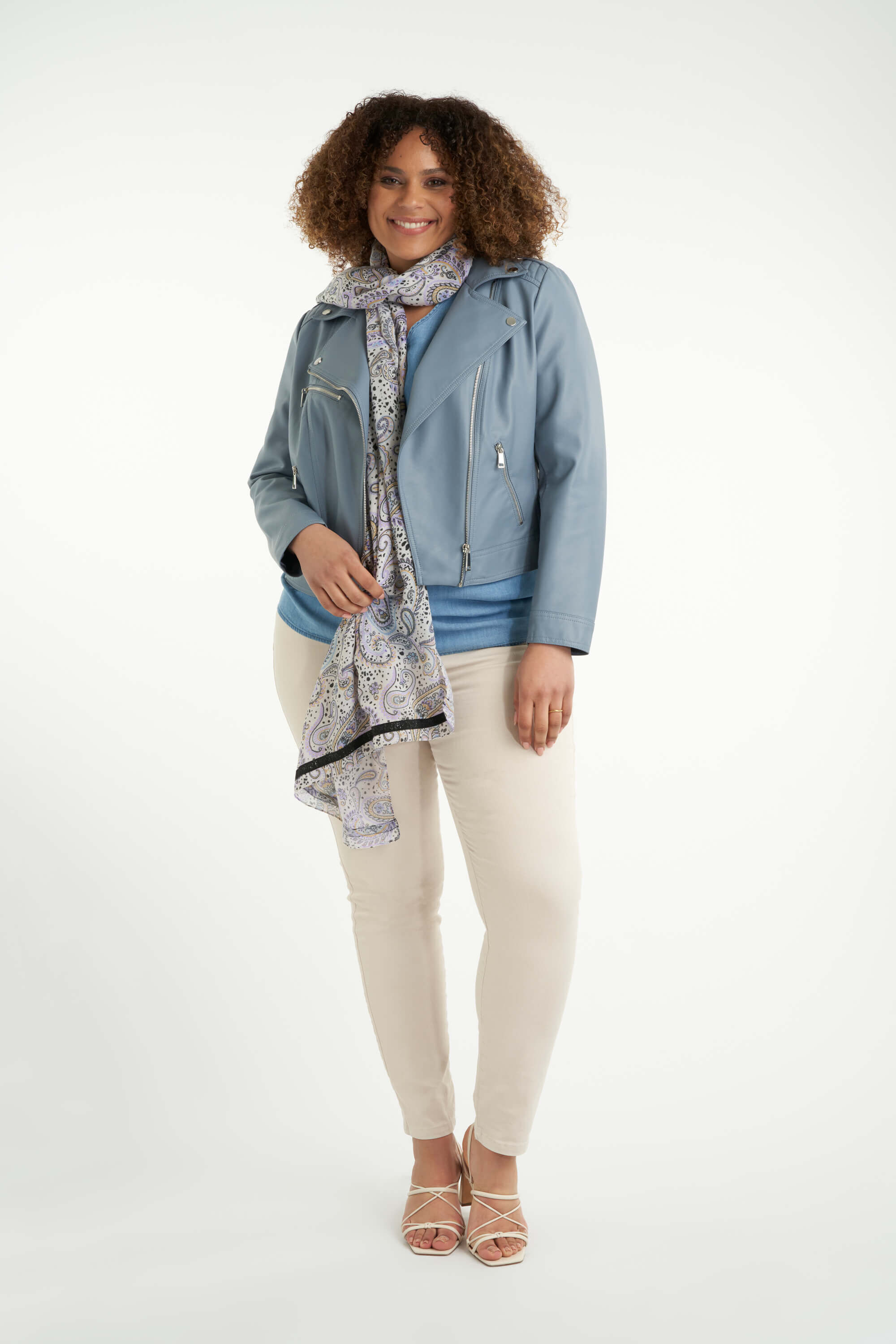 Bufanda con estampado paisley image number 2