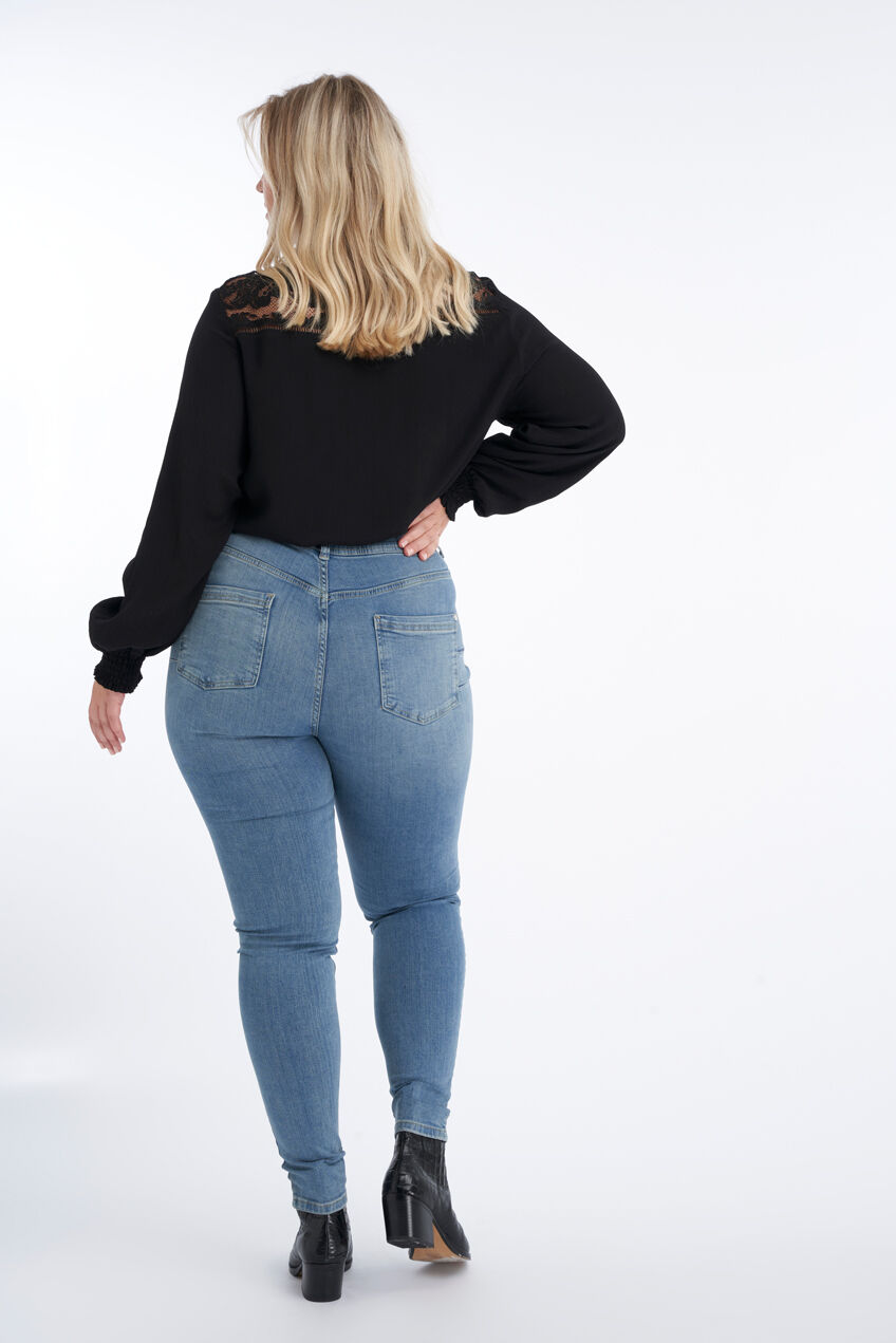 Vaqueros SCULPTS de corte pitillo  image number 5