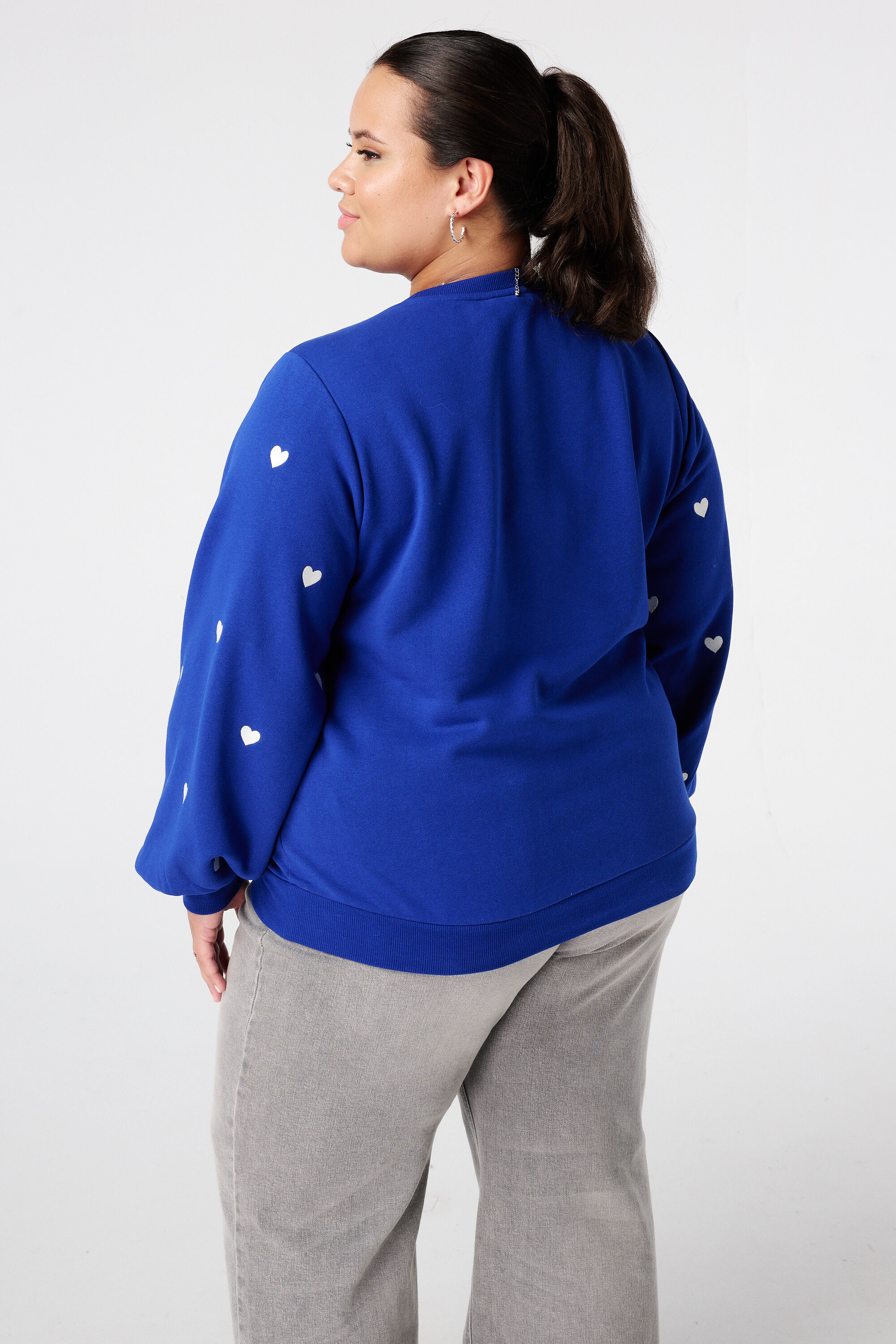 Jersey con corazones bordados y mangas abullonadas image number 3