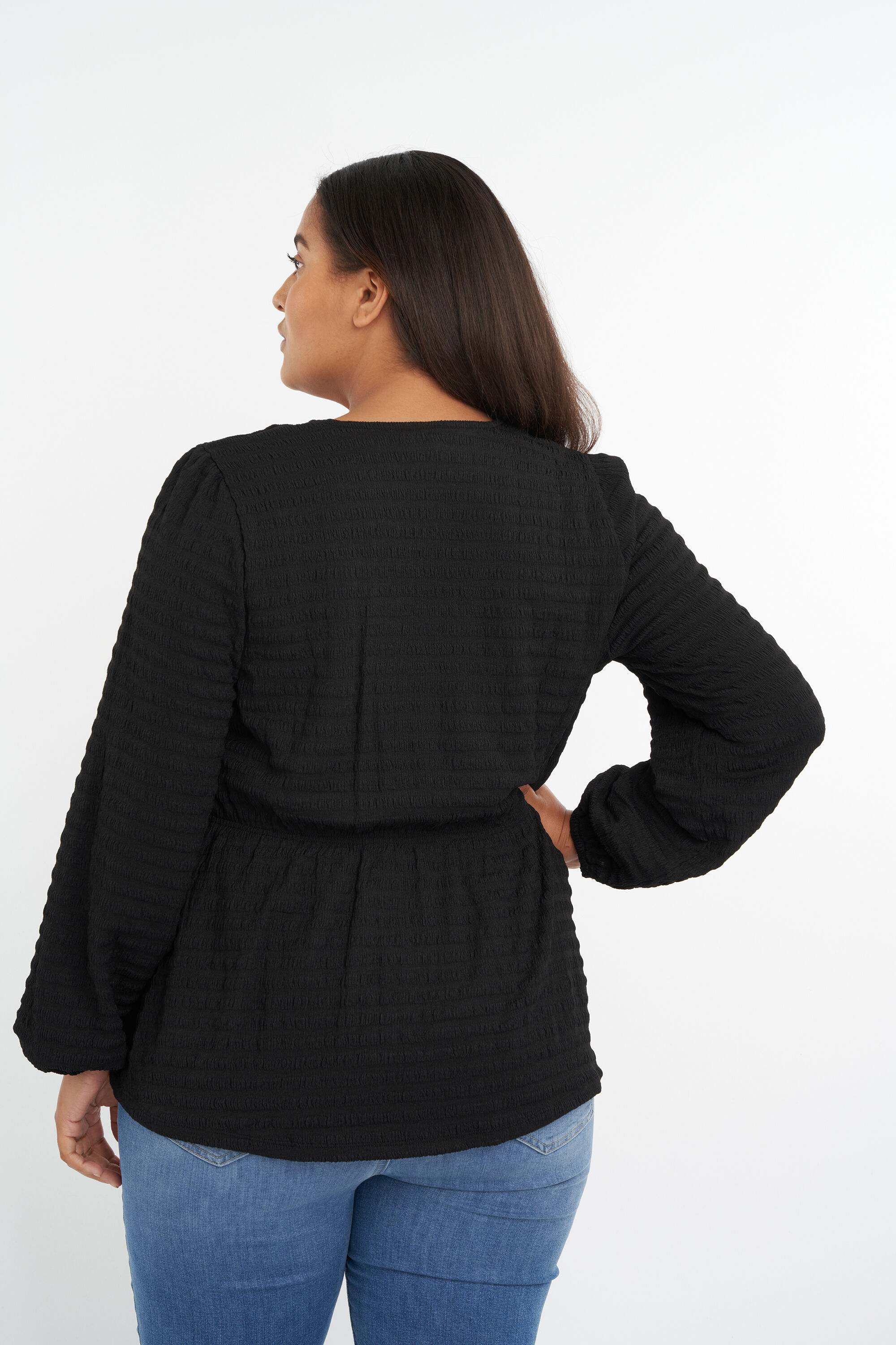 Top con escote en V   image number 3