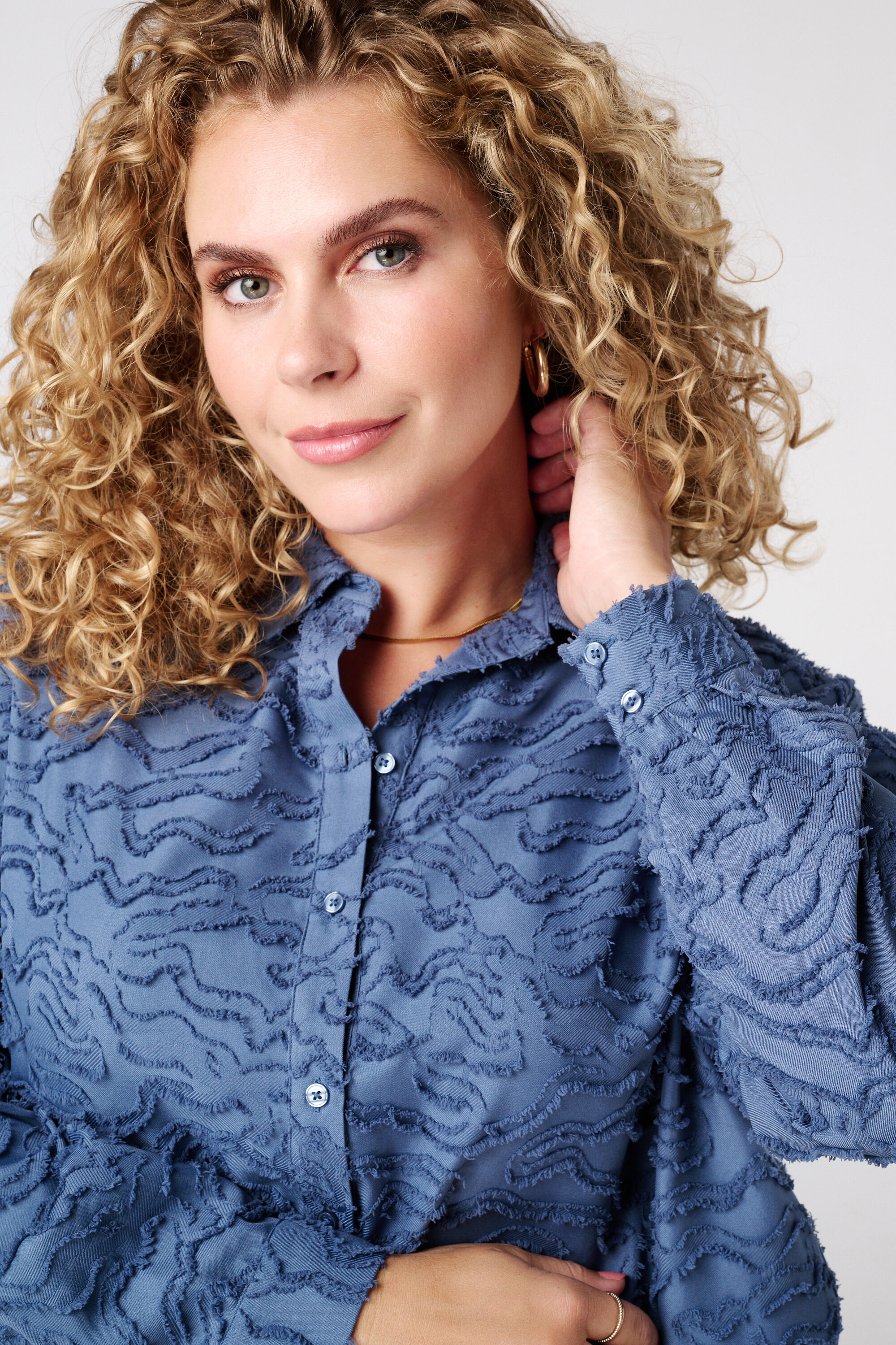 Blusa oversize de tejido estructurado image number 4