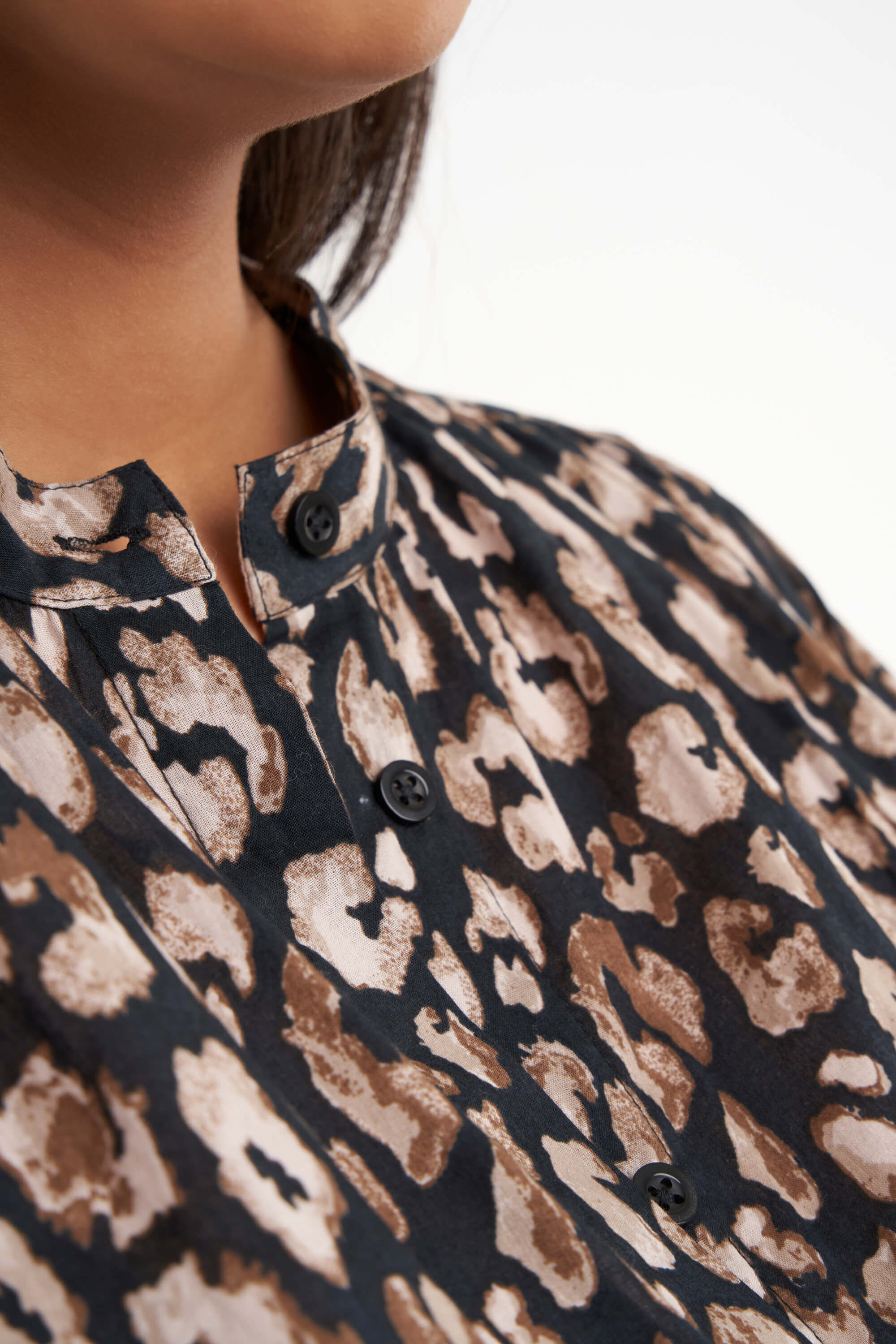 Blusa con estampado de leopardo image number 5