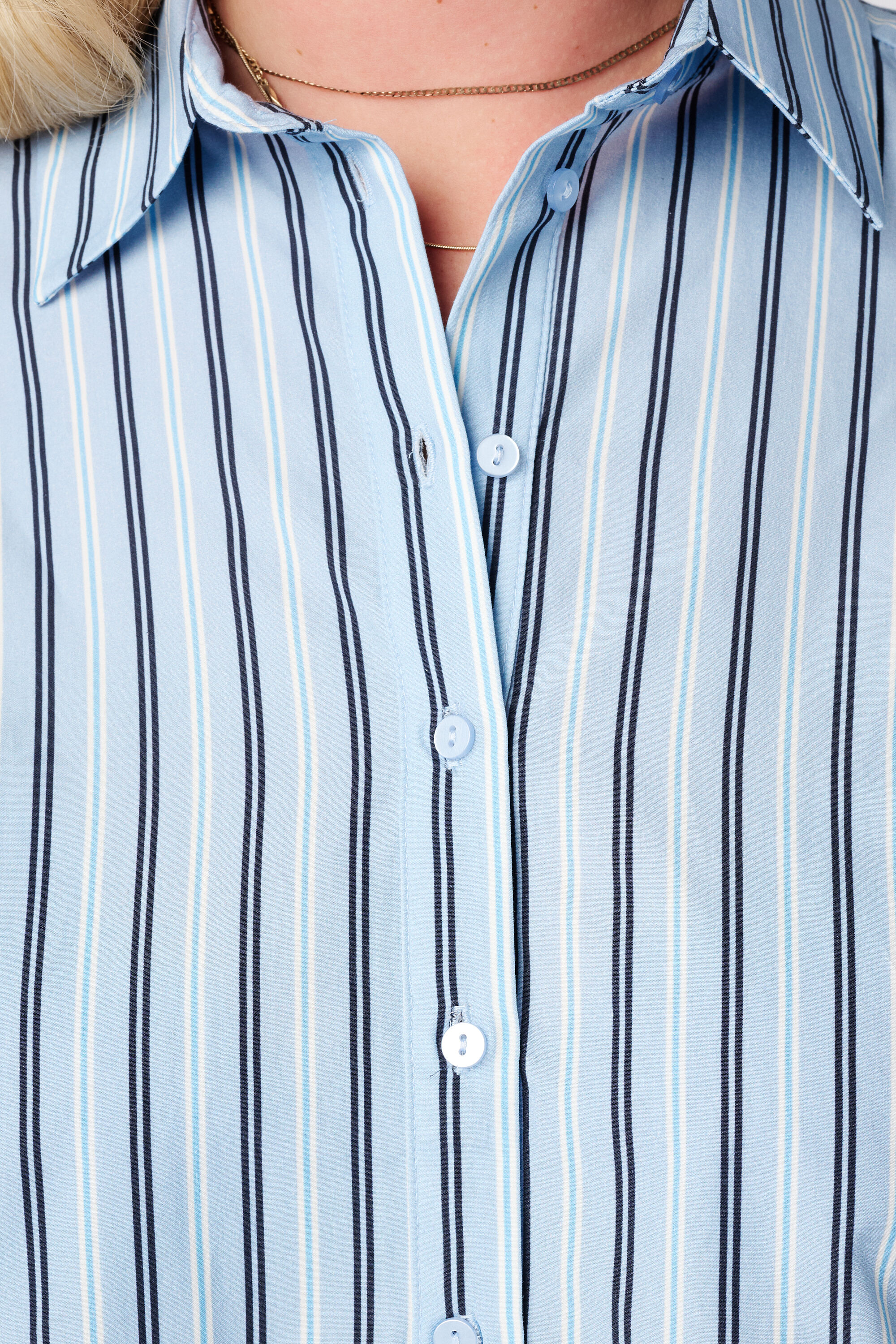 Blusa de rayas con corte bal&oacute;n image number 4