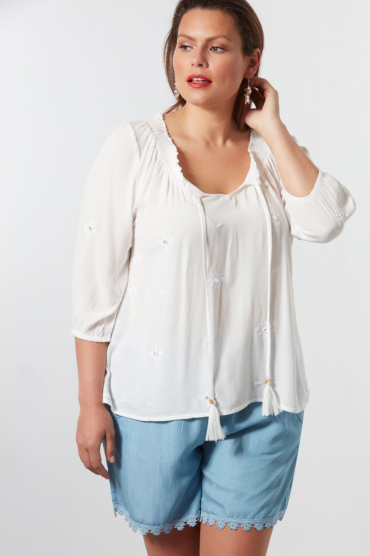 Blusa con el cuello fruncido image number 0
