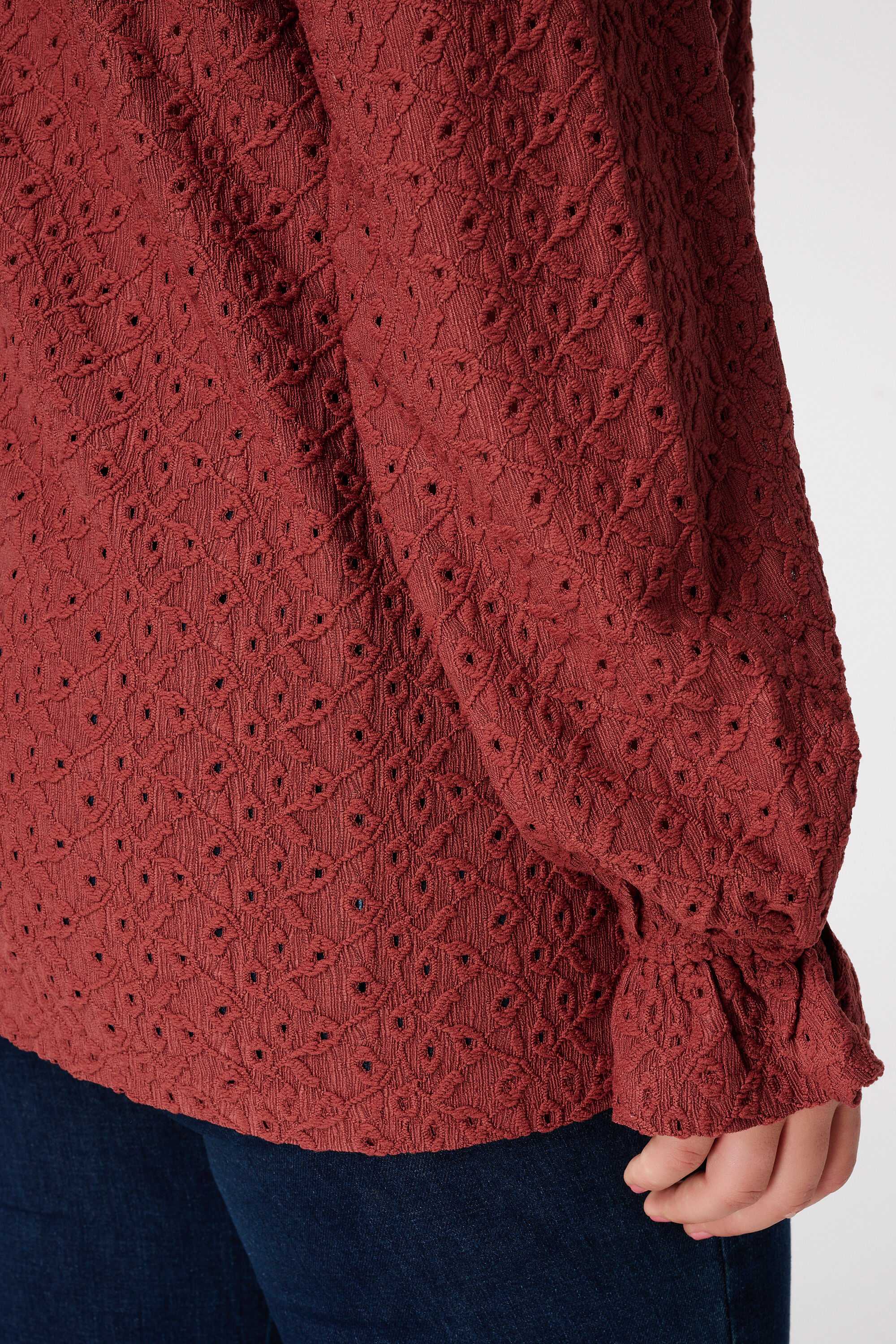 Top con bordado image number 5