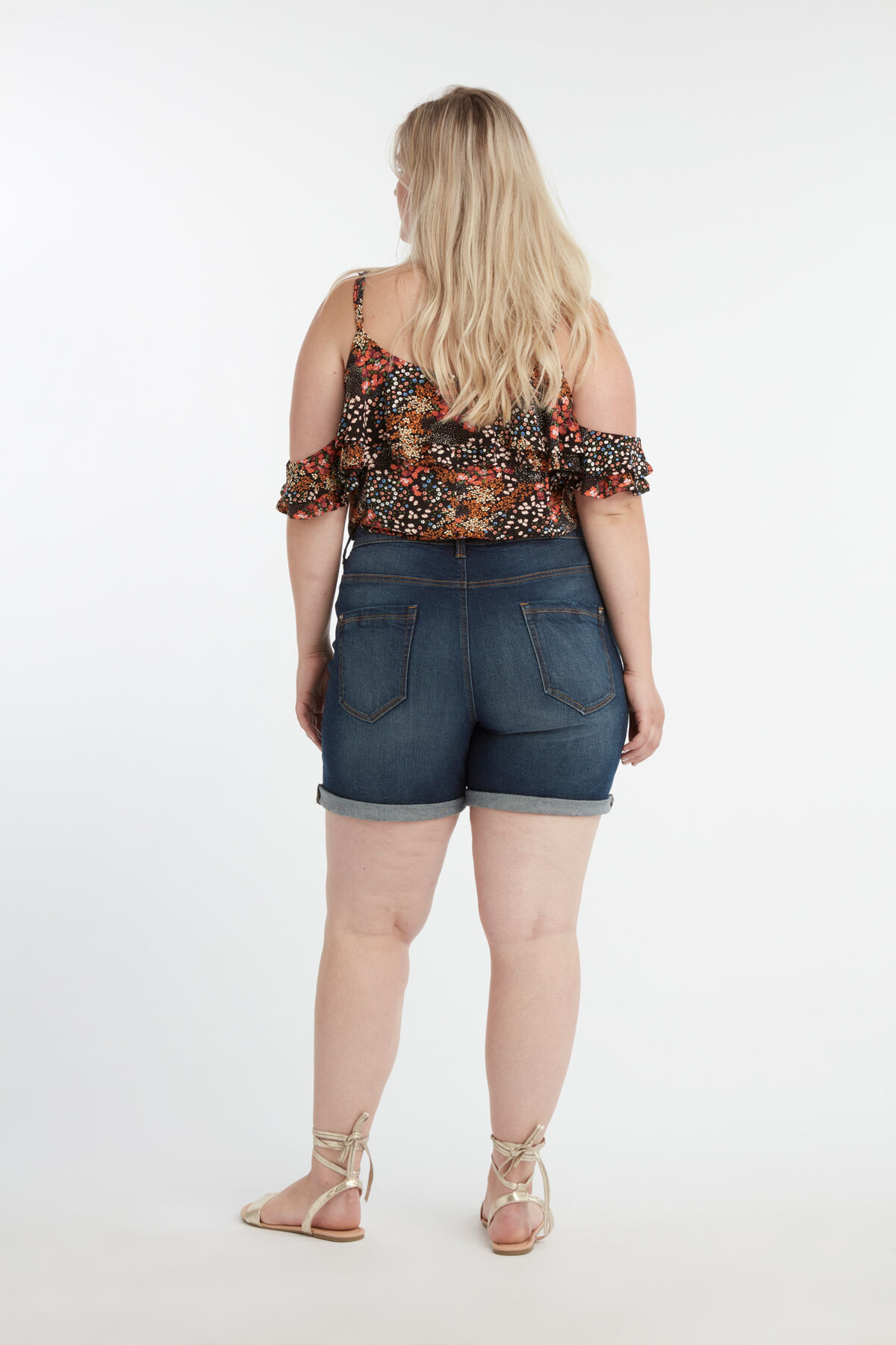 Shorts vaqueros image number 4