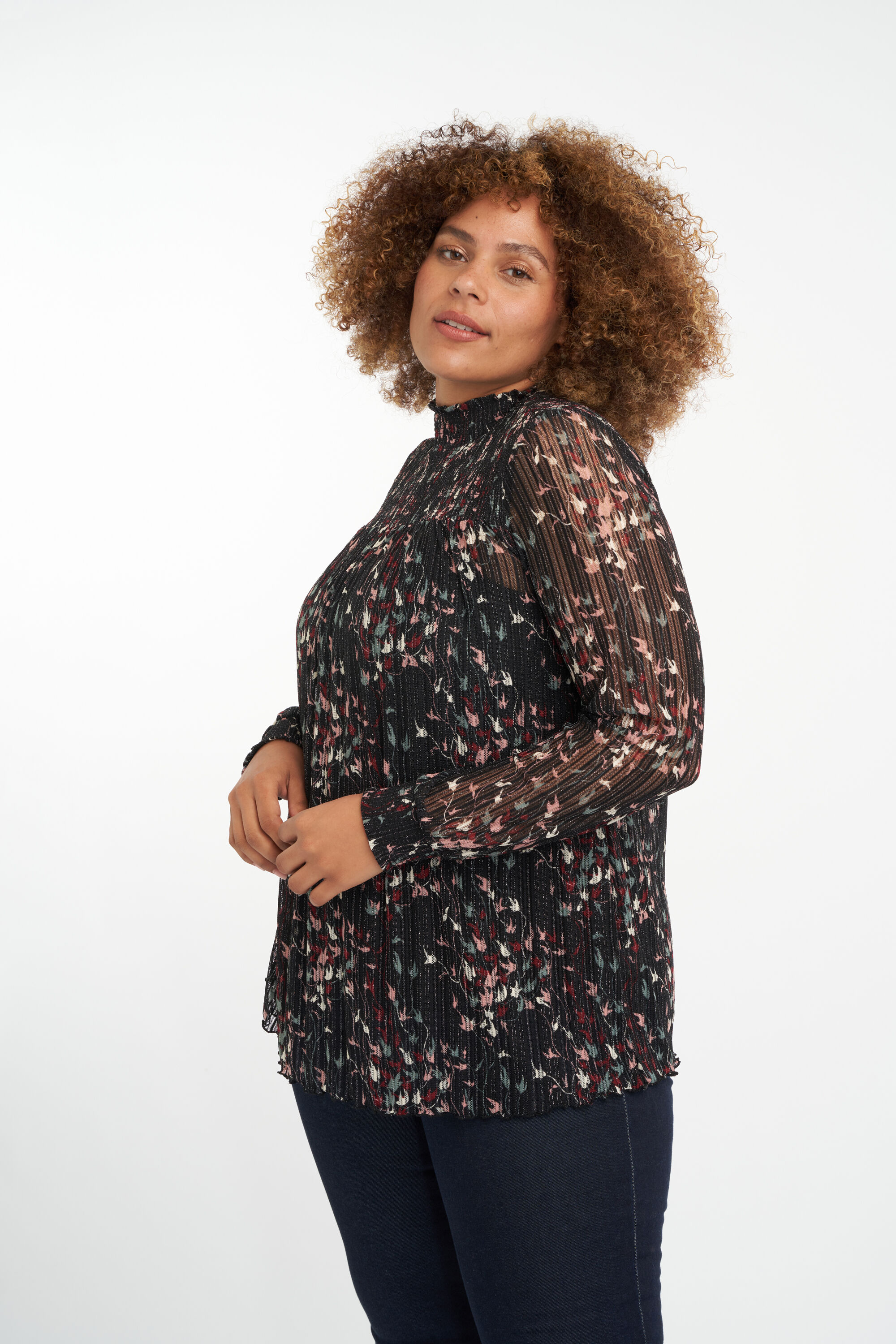 Top semitransparente con estampado image number 6