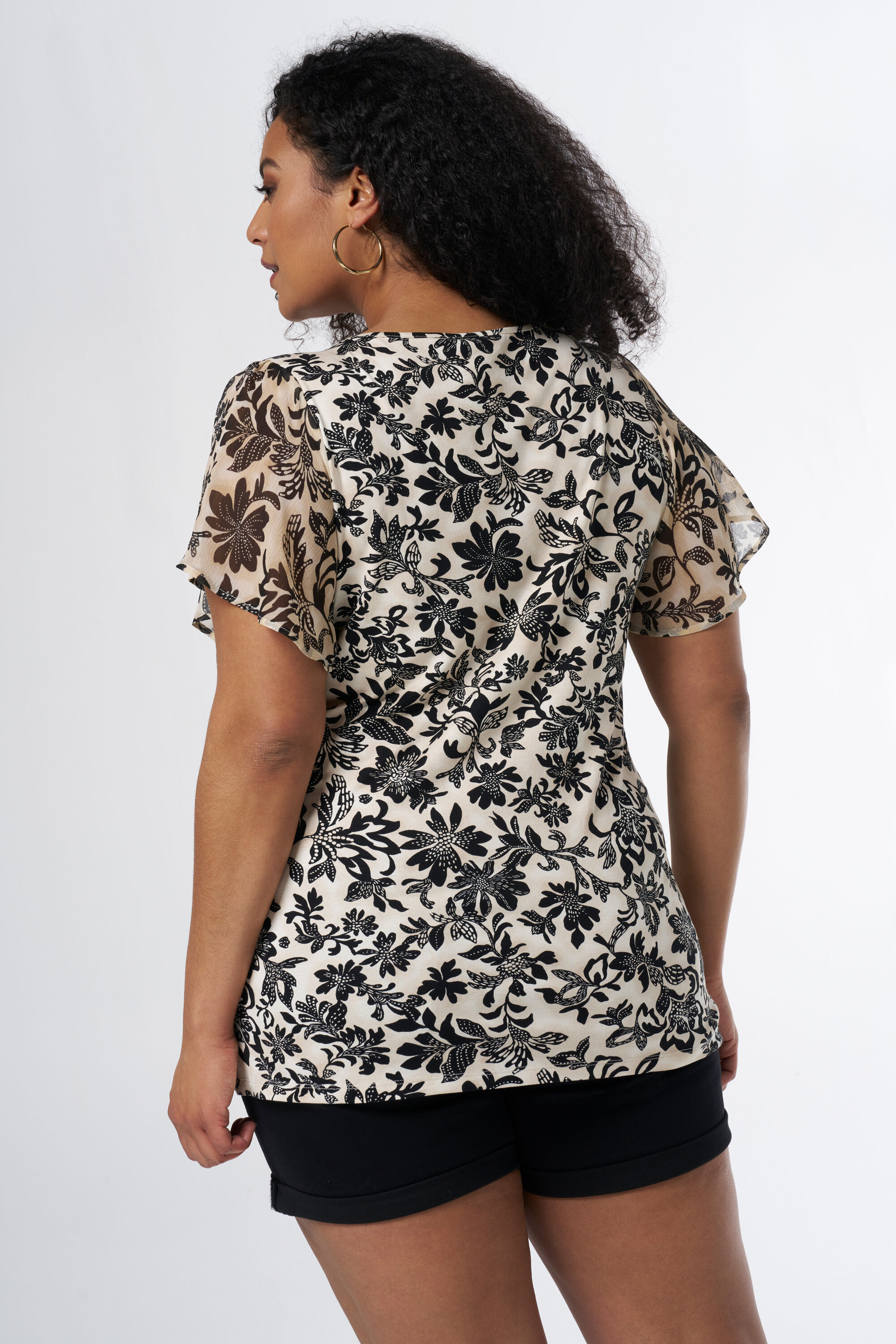 Top con estampado floral image number 3