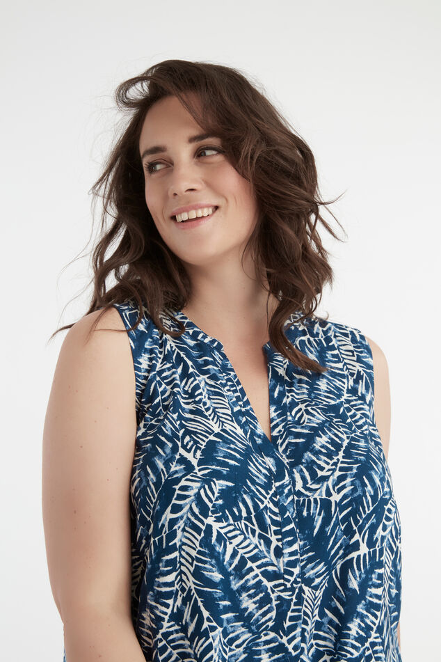 Blusa de encaje sin mangas image number 3