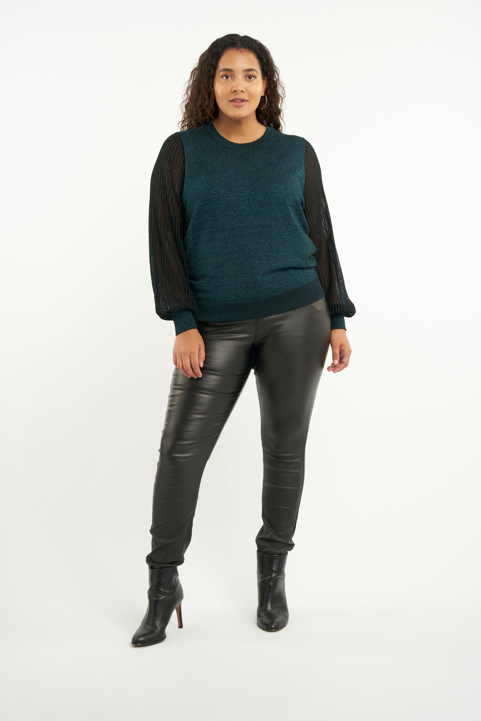 Su&eacute;ter con detalle de purpurina image number 7