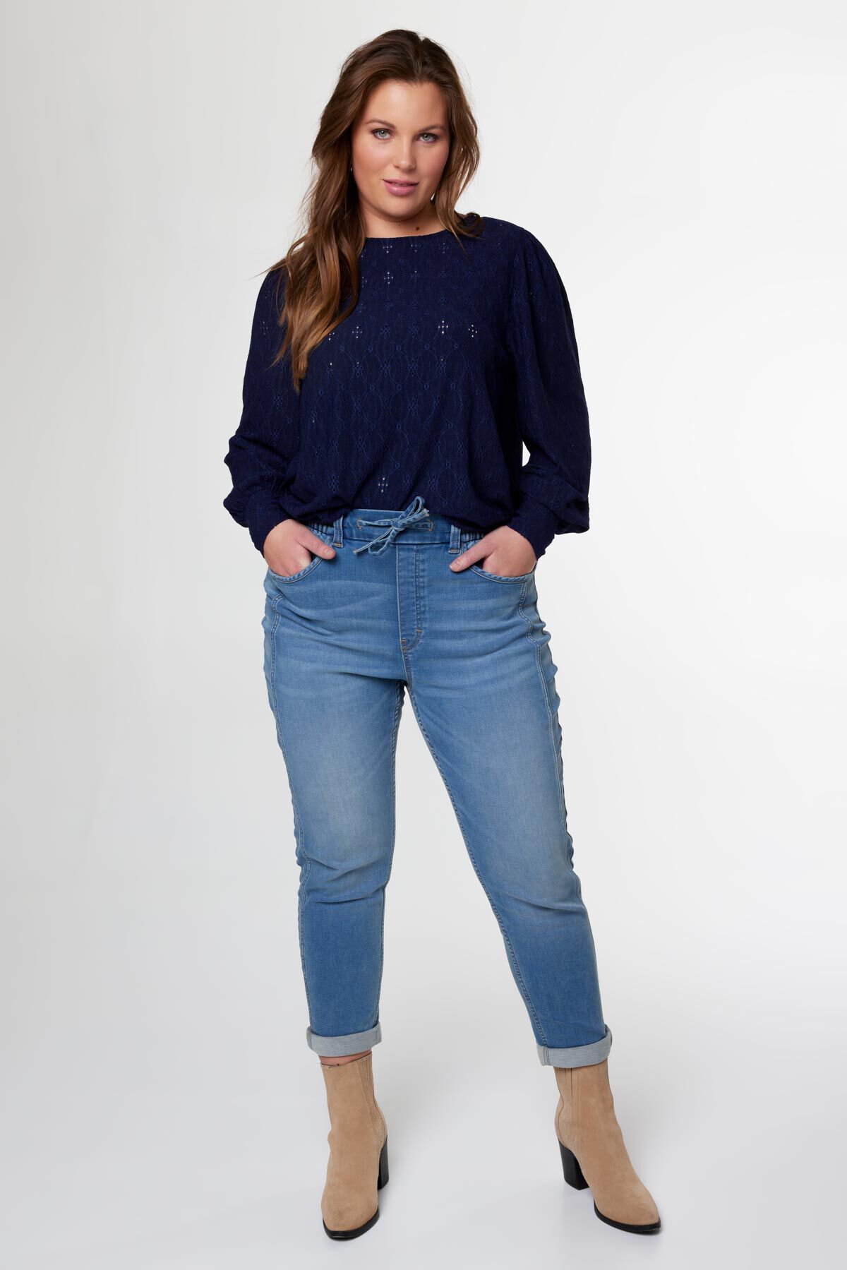 Top con detalles bordados image number 5