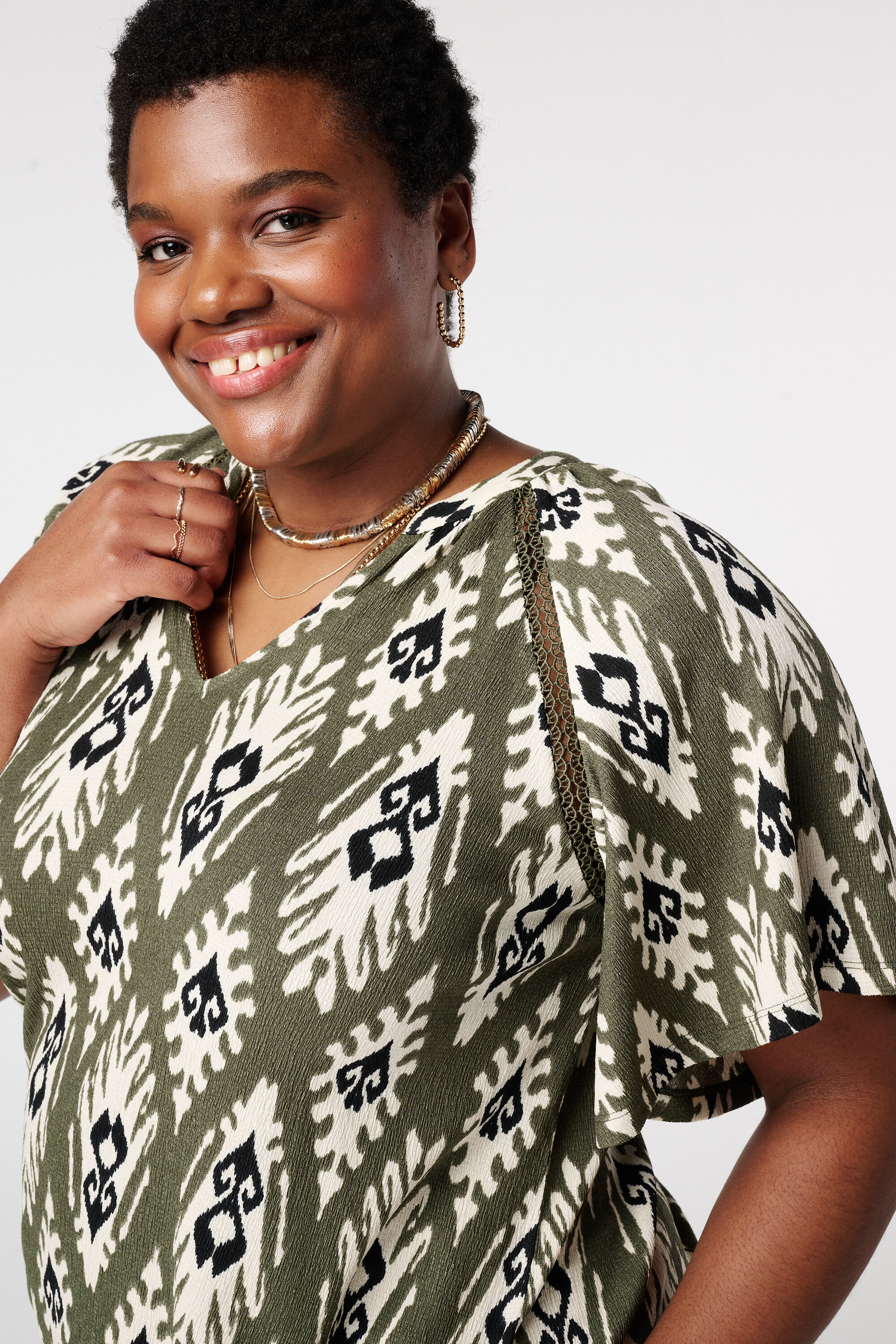 Top con mangas mariposa image number 4