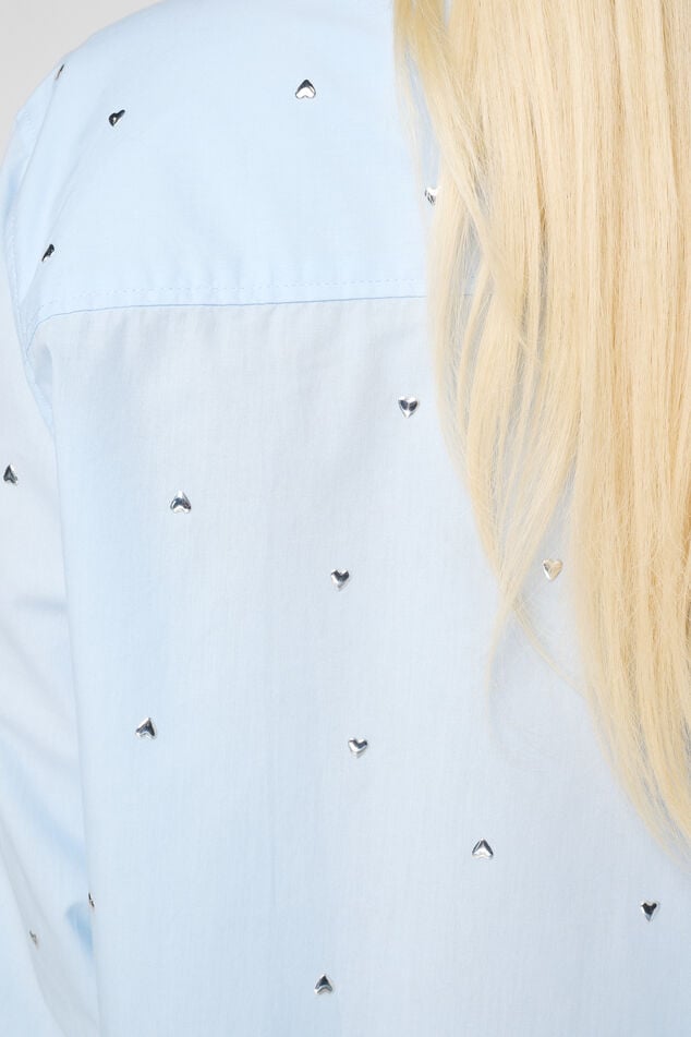 Blusa con tachuelas image number 6