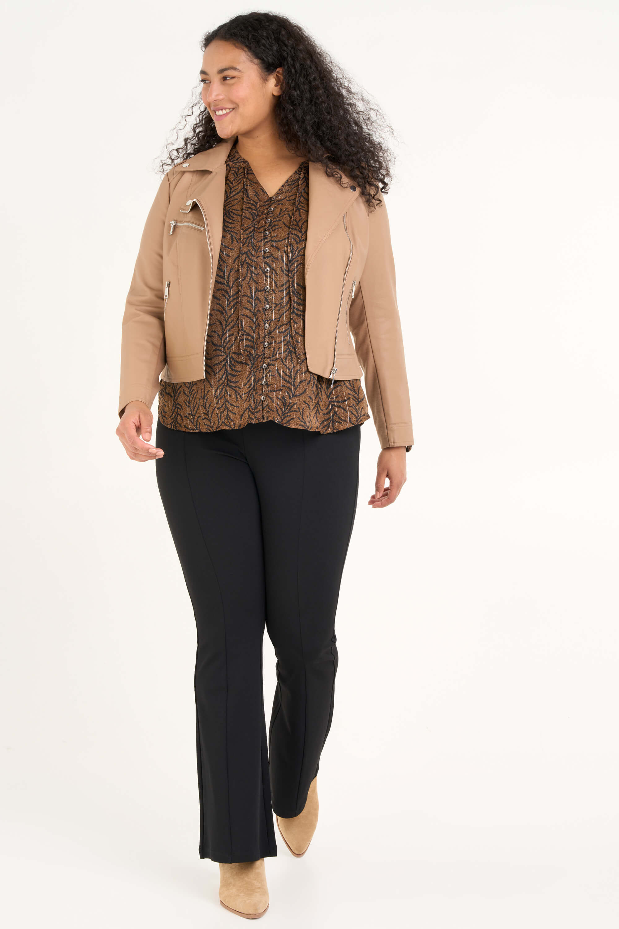 Chaqueta motera de cuero sint&eacute;tico image number 5