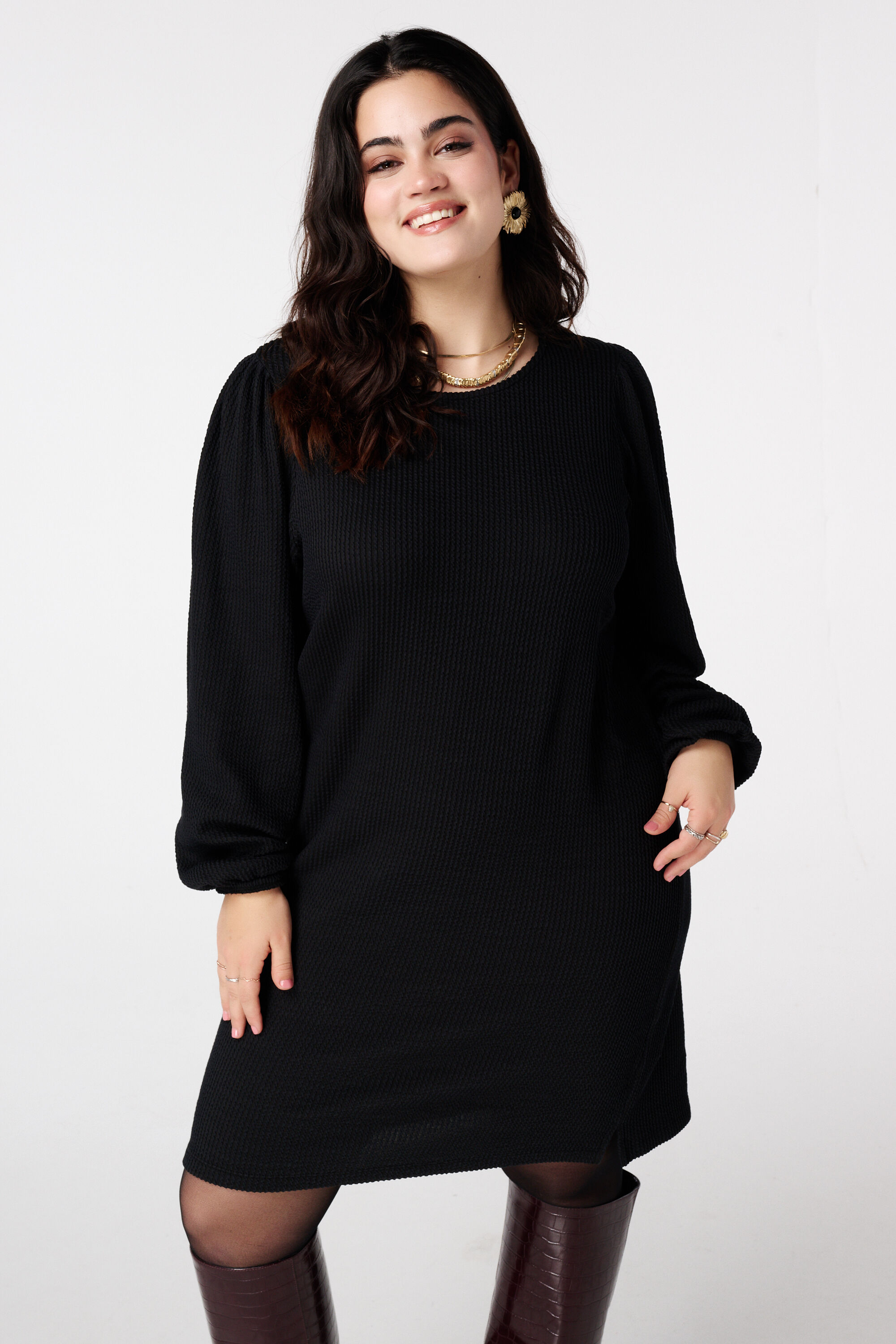 Vestido recto con manga abullonada image number 5