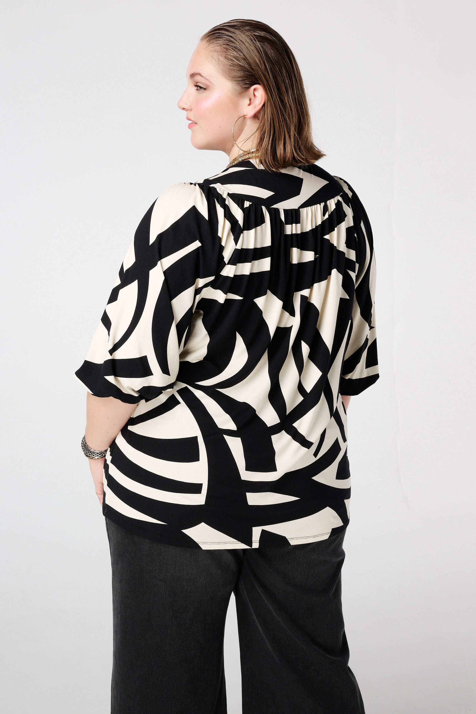 Top de punto con estampado image number 3