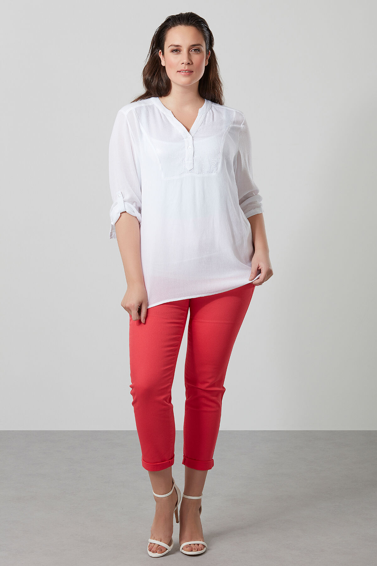 Blusa con lentejuelas image number 3