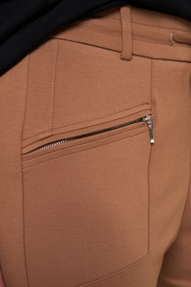 Pantalones con un cordón image number 5