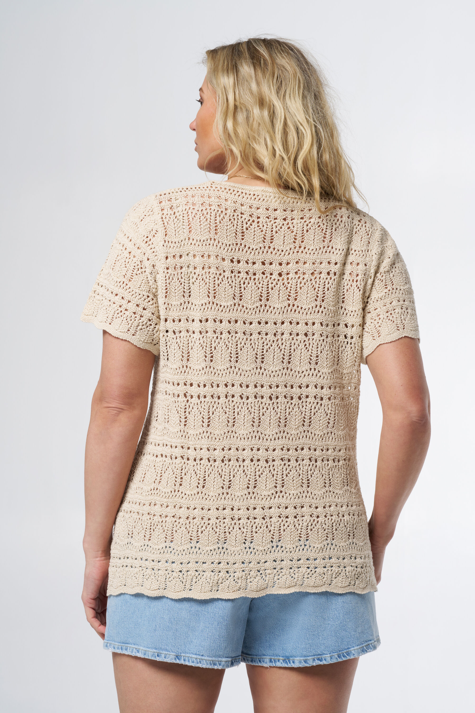 Top de ganchillo con lazo como detalle image number 3