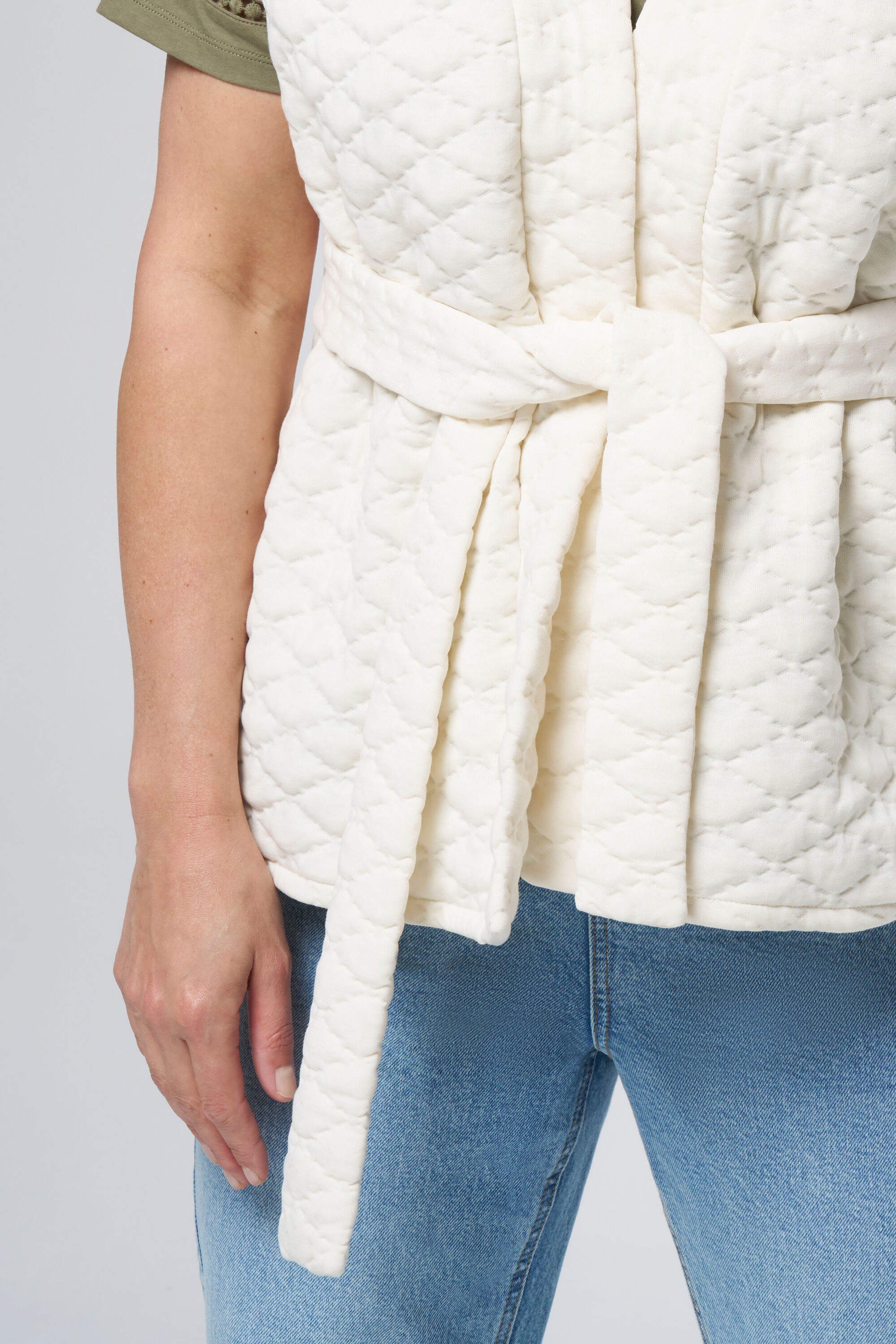 Chaleco holgado con cintur&oacute;n image number 4