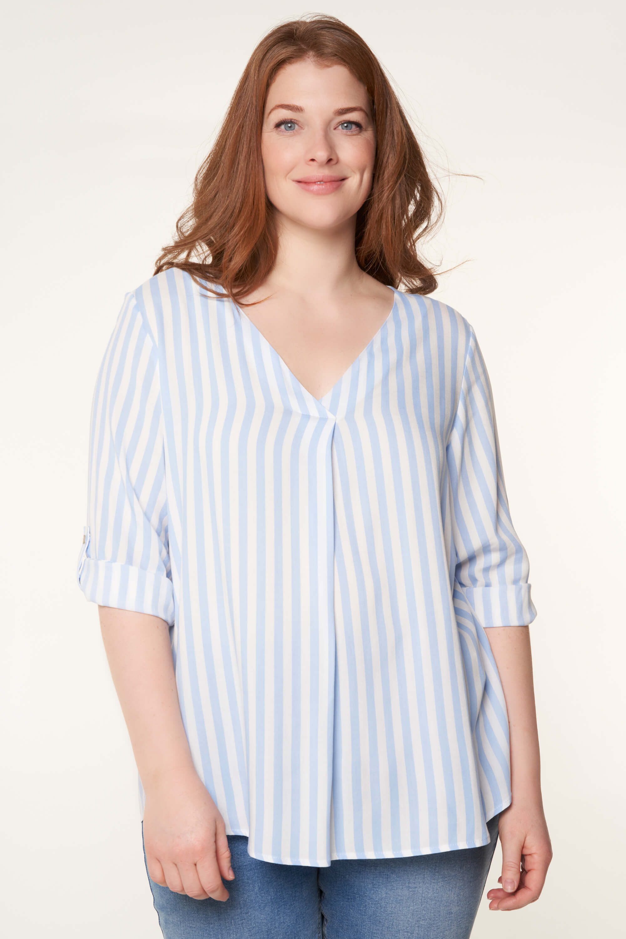 Blusa con un escote en V image number 6