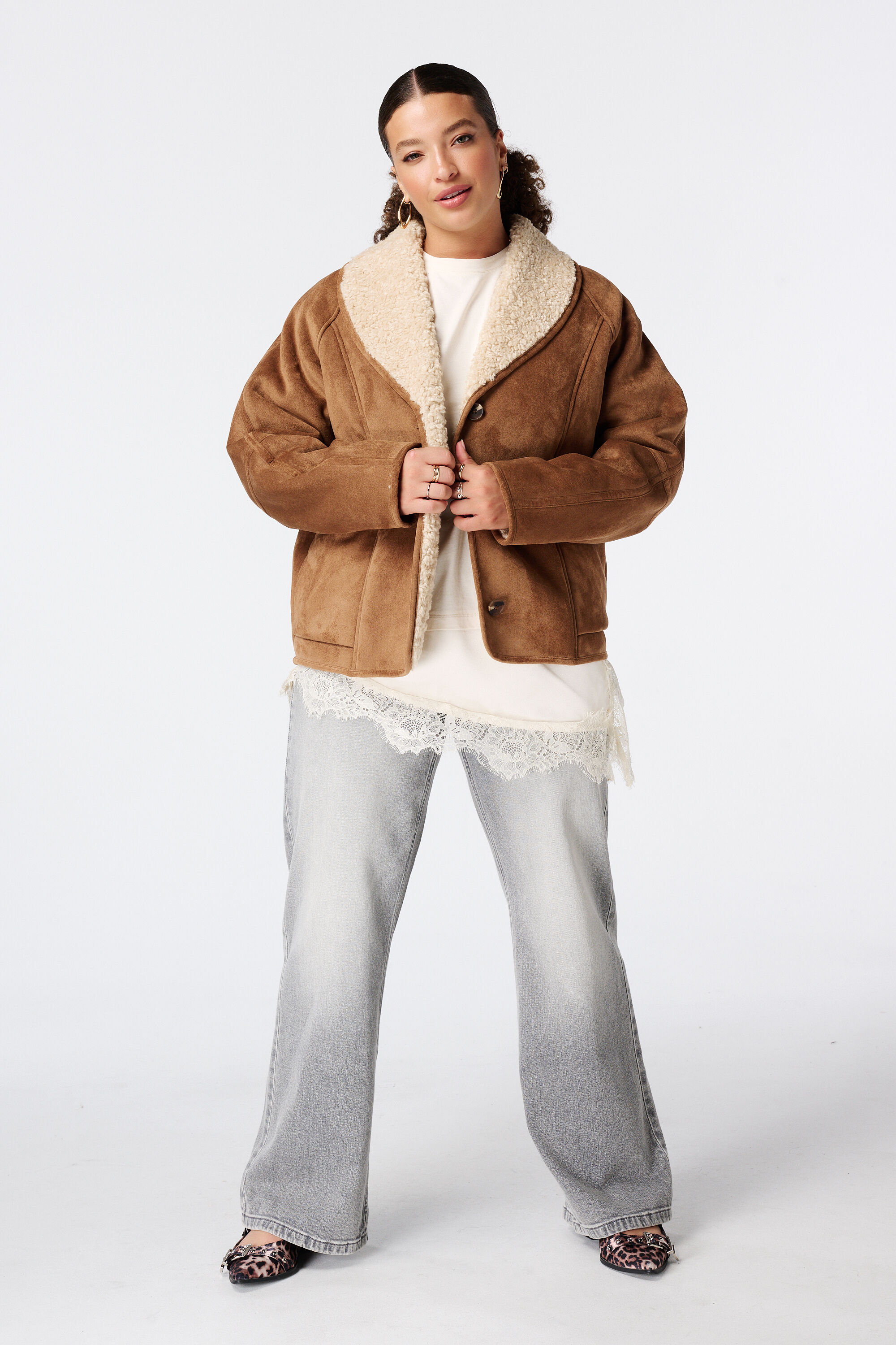 Chaqueta efecto ante con cuello de borreguito image number 5