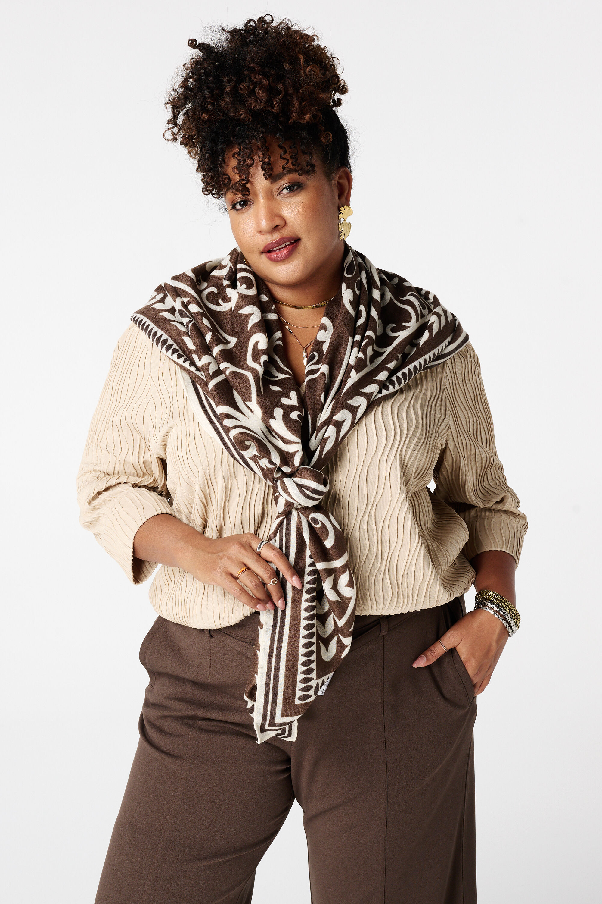 Pa&ntilde;uelo con estampado image number 2