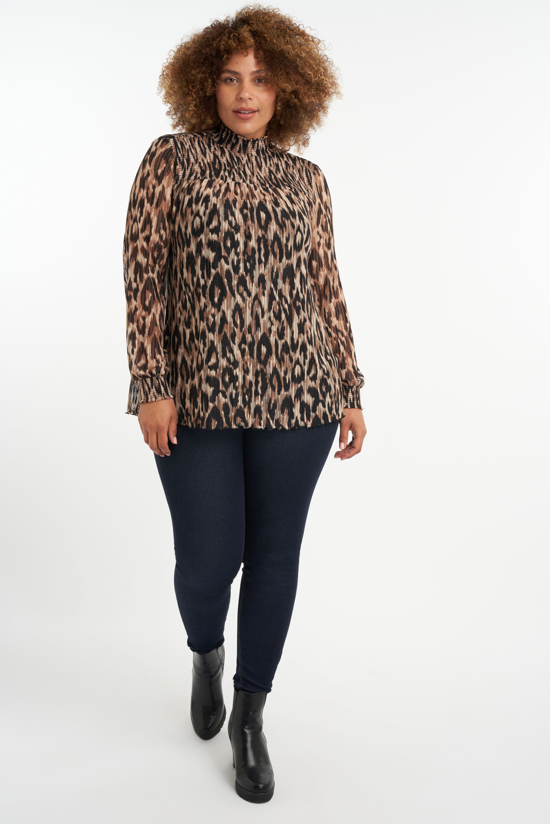 Top semitransparente con estampado image number 6