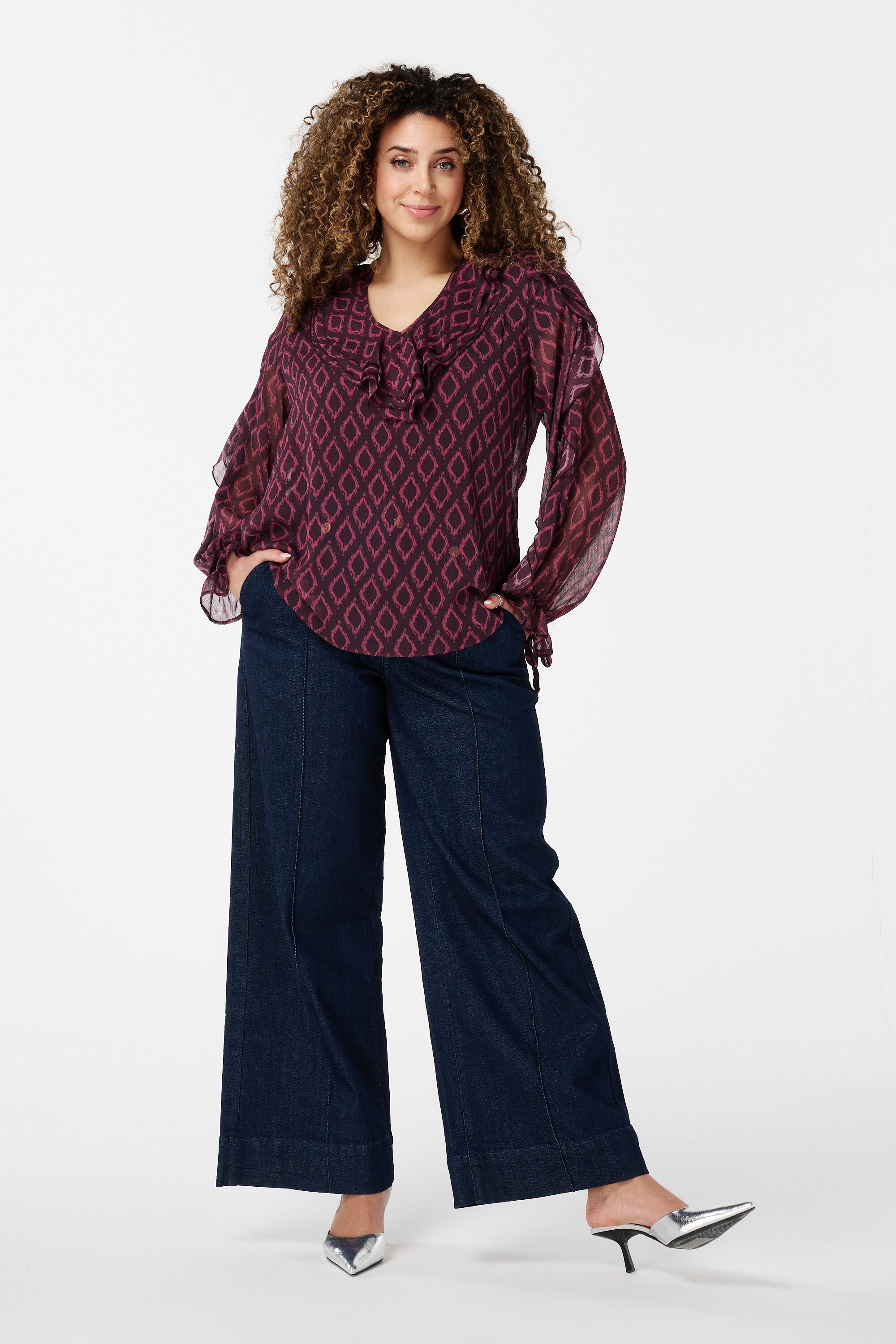 Blusa con volantes image number 5