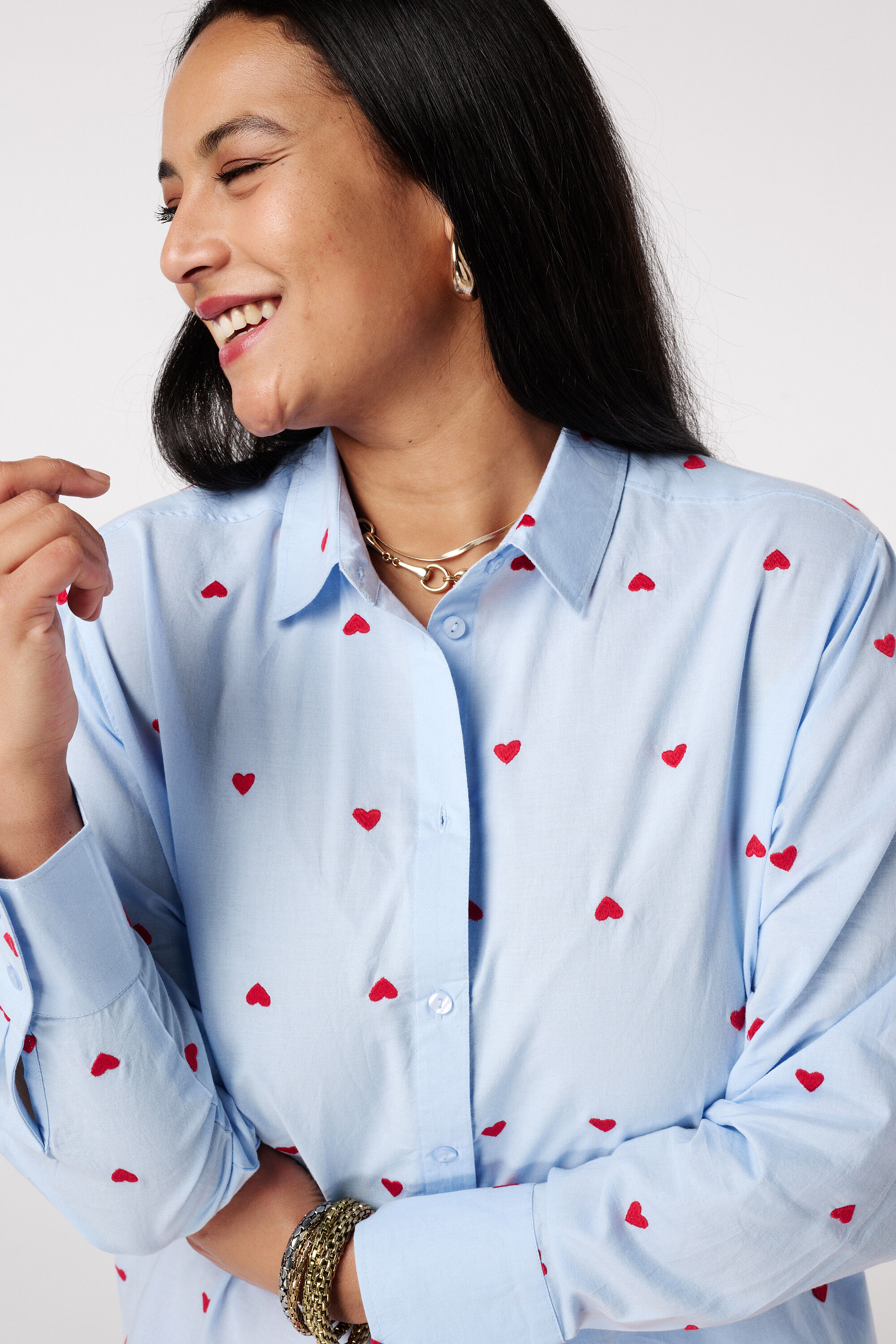 Blusa con estampado de corazones image number 4