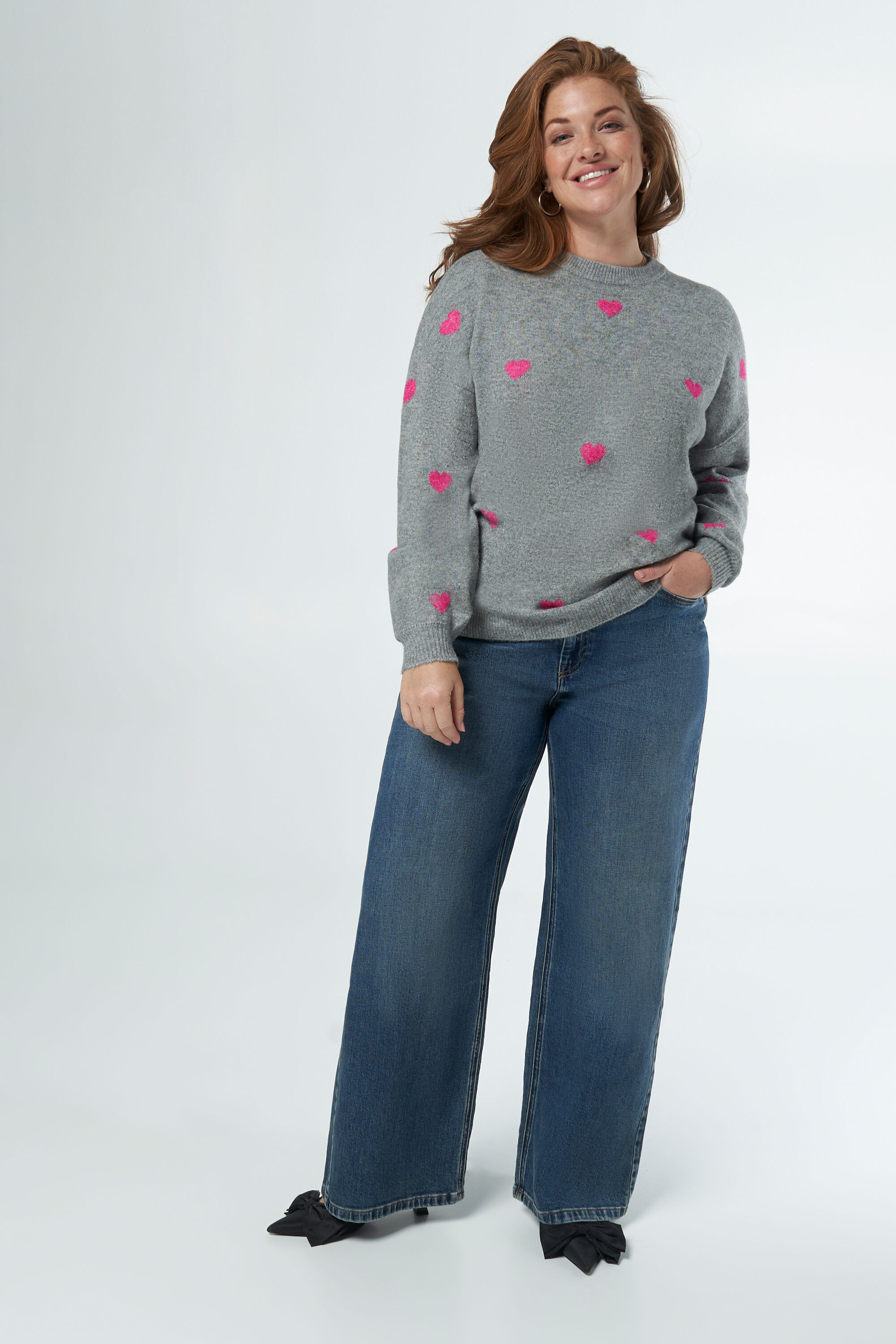 Su&eacute;ter con patr&oacute;n de corazones image number 5