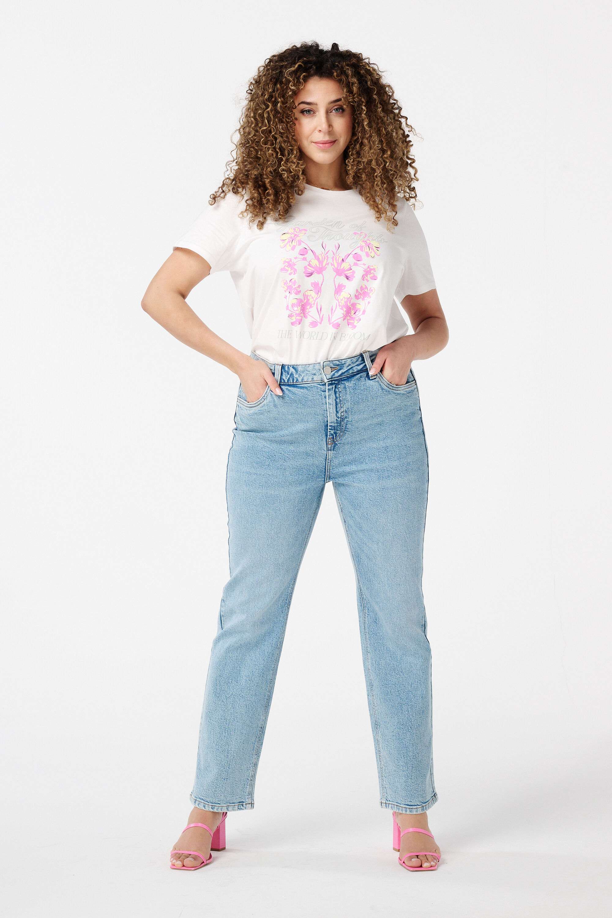 Camiseta con estampado floral image number 5