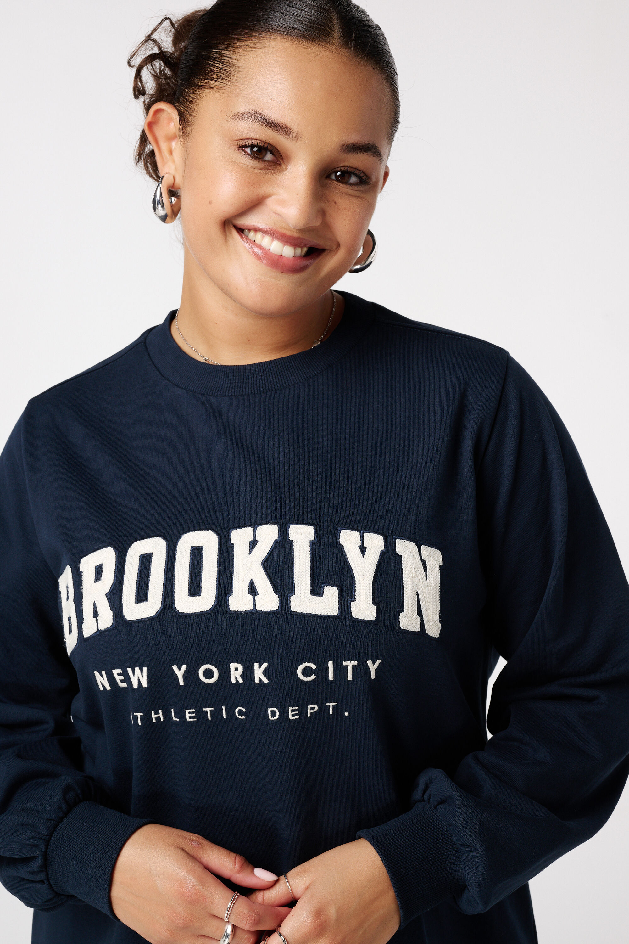 Vestido sudadera con texto image number 4