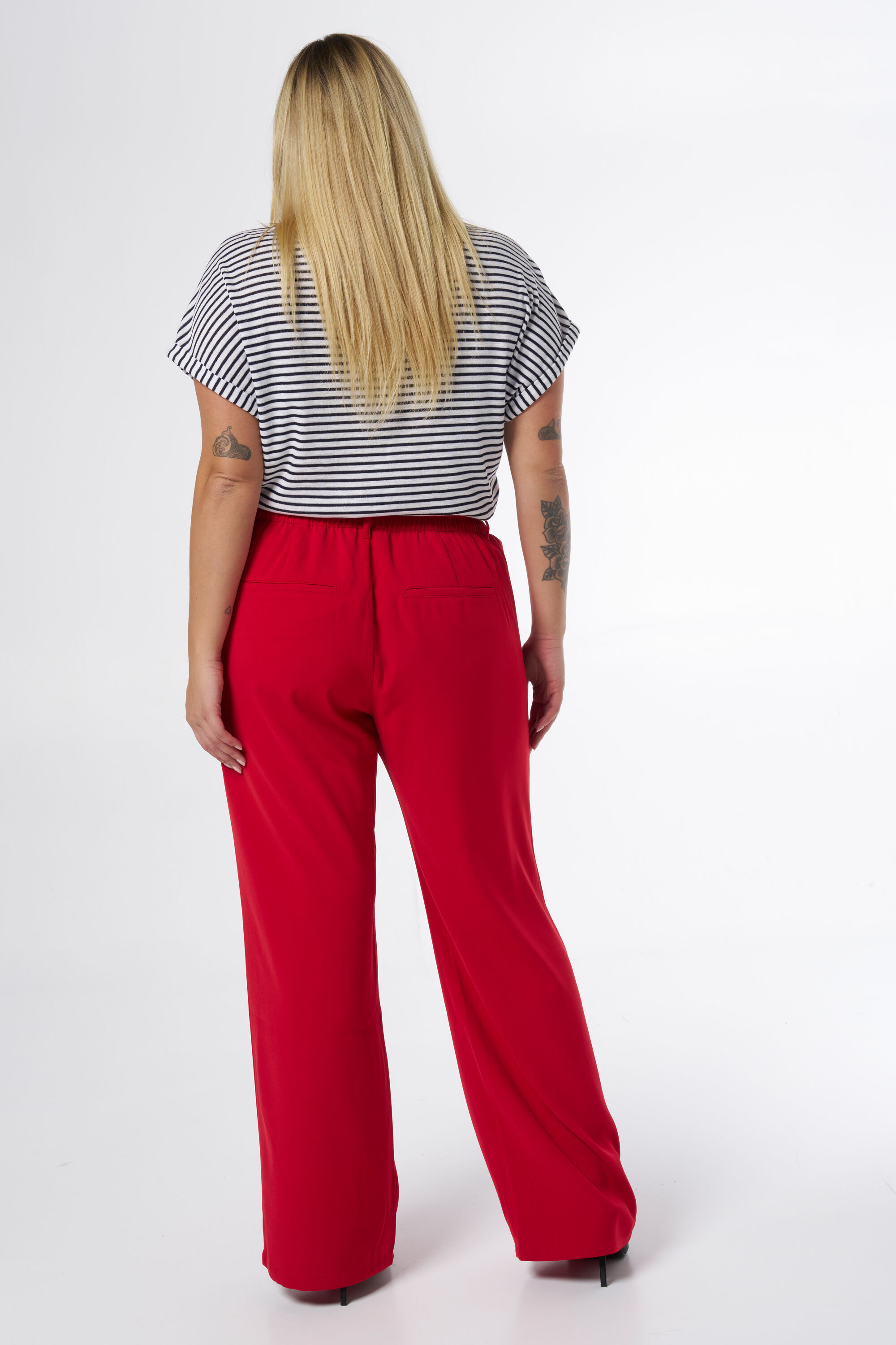 Pantalones con botones  image number 3