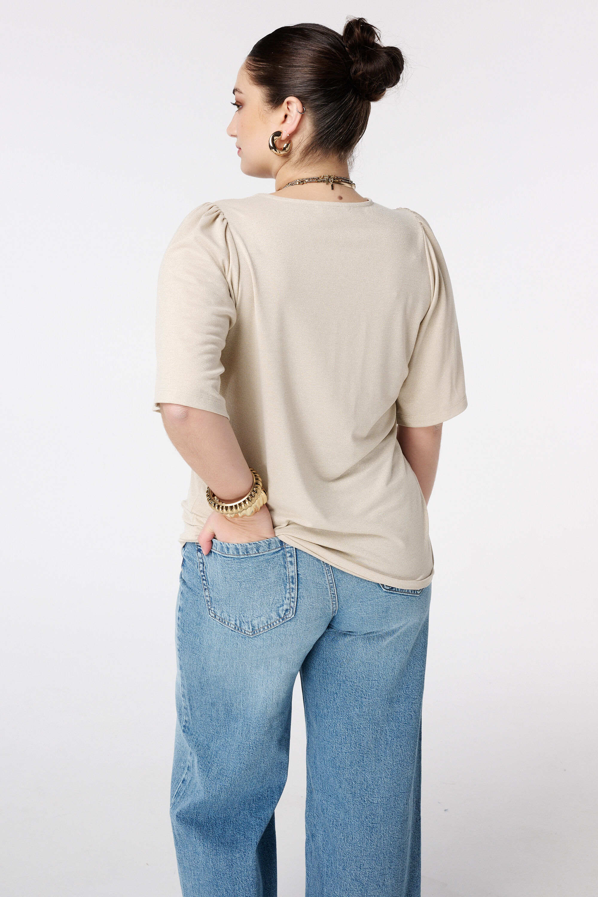 Top con mangas mariposa image number 3