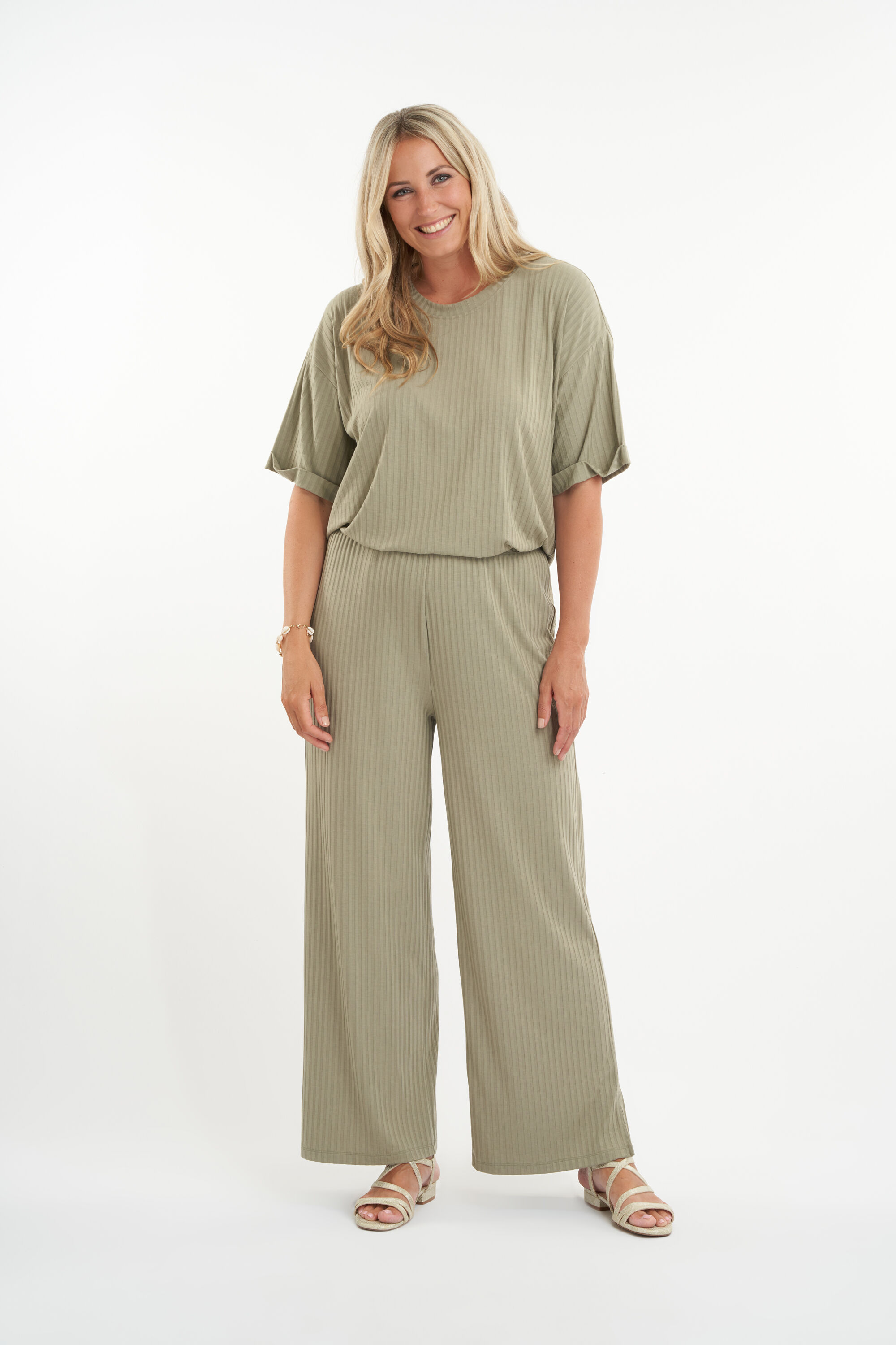 Pantalones acanalados image number 5