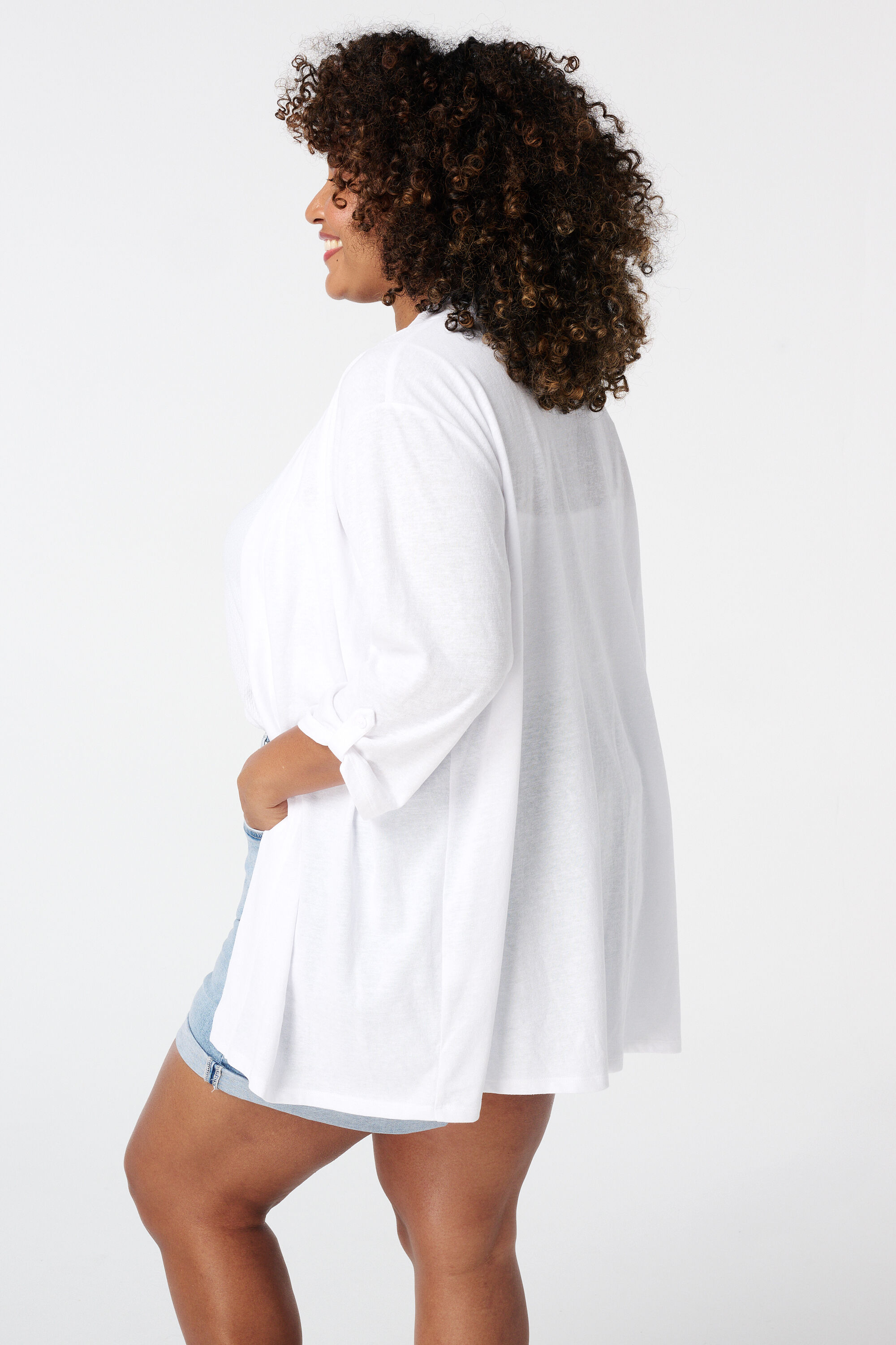 C&aacute;rdigan con manga tres cuartos image number 3