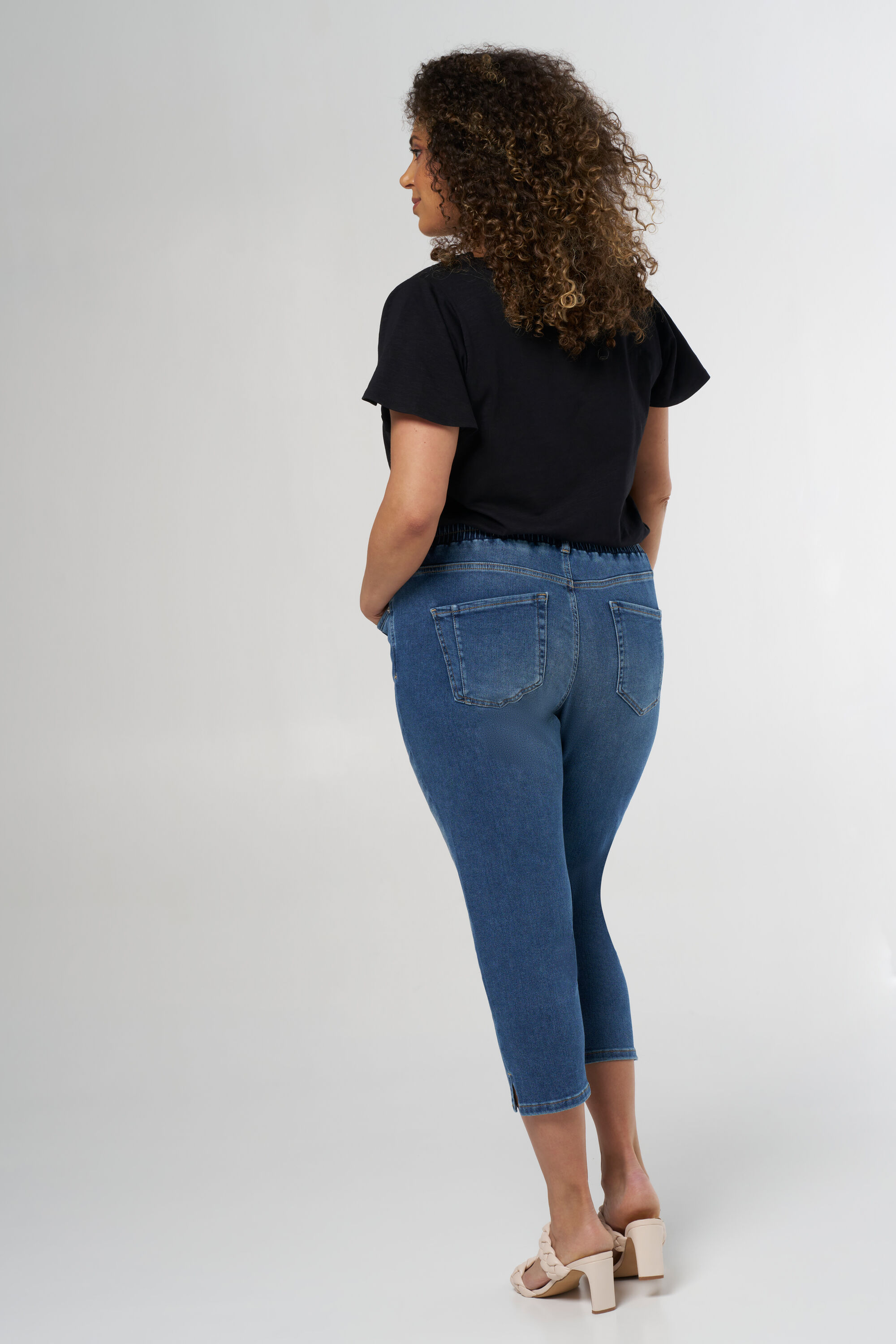 Pantalones tobilleros con cintura el&aacute;stica c&oacute;moda image number 3